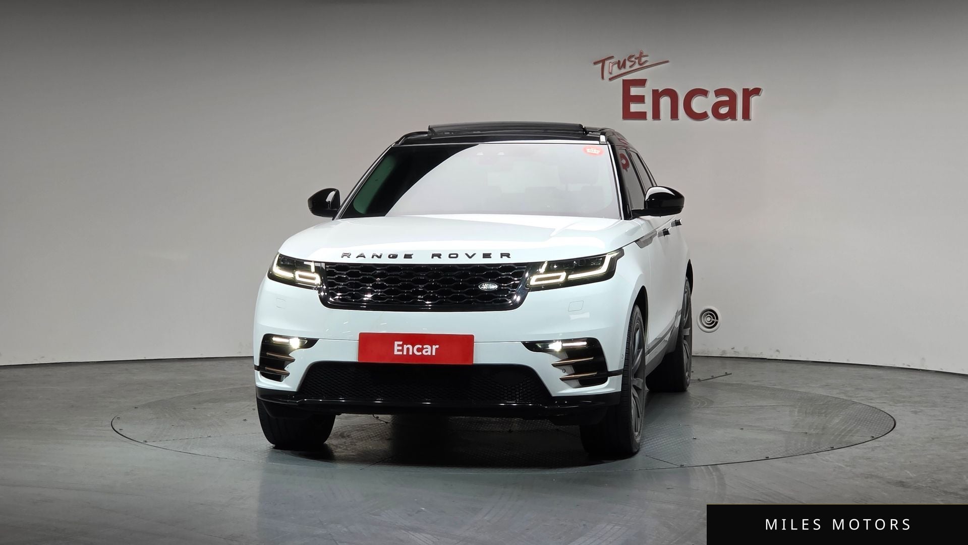 Land Rover 레인지로버 벨라 2019 — миниатюра 3