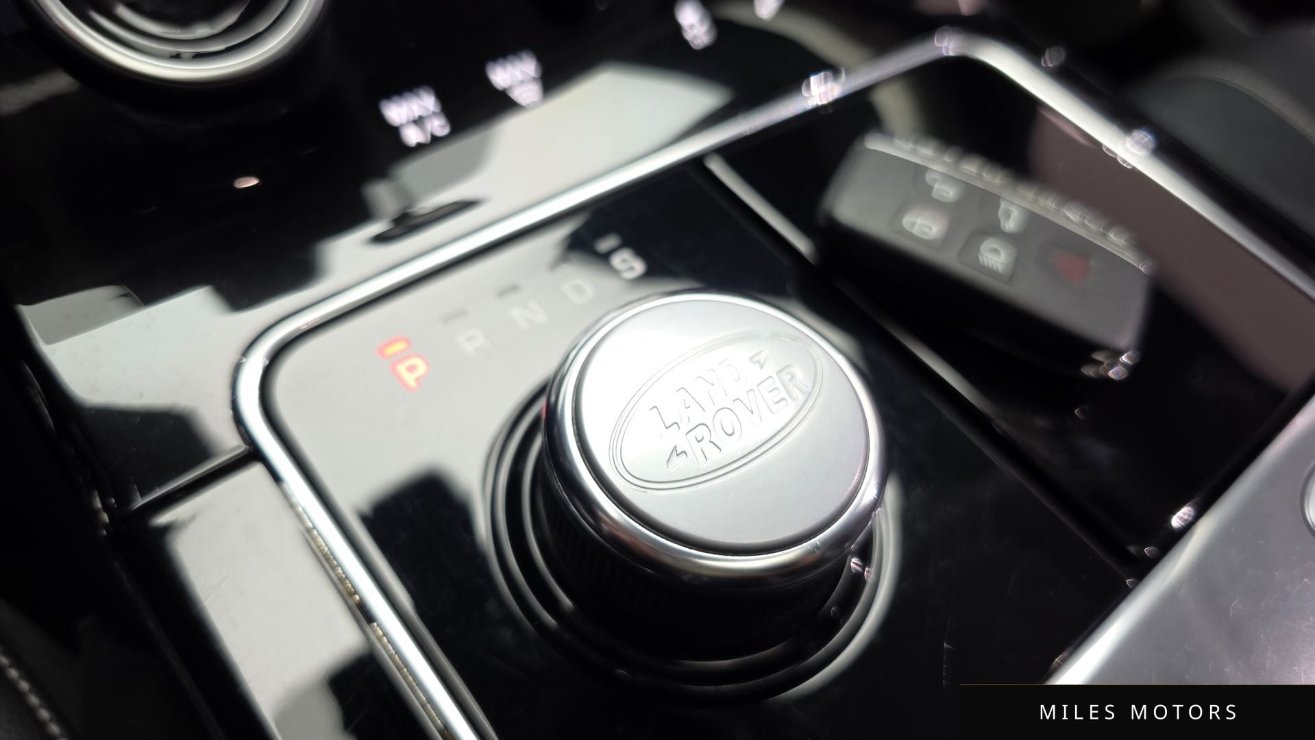 Land Rover 레인지로버 벨라 2019 — миниатюра 9
