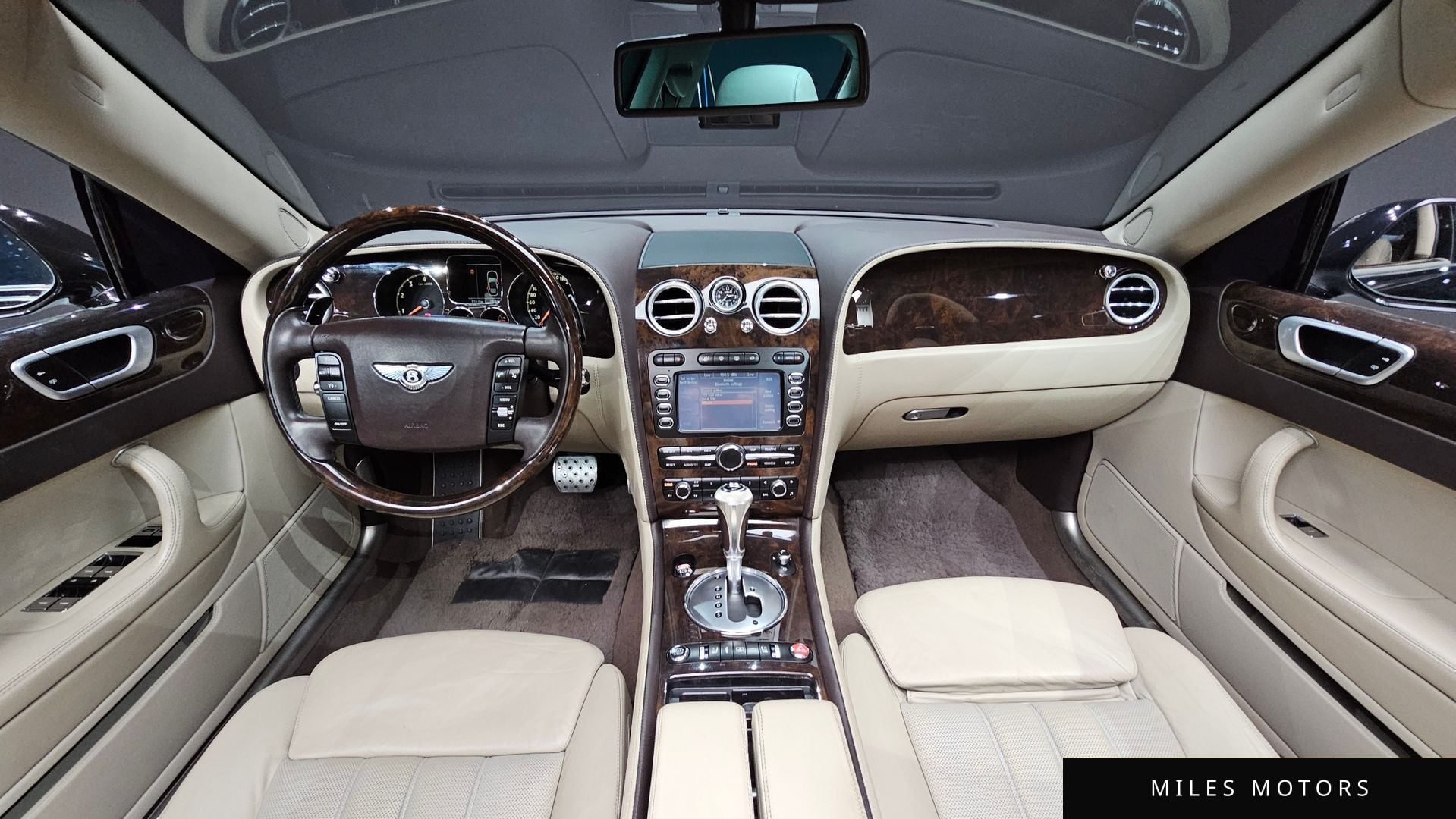 Bentley 플라잉스퍼 2010 — миниатюра 7