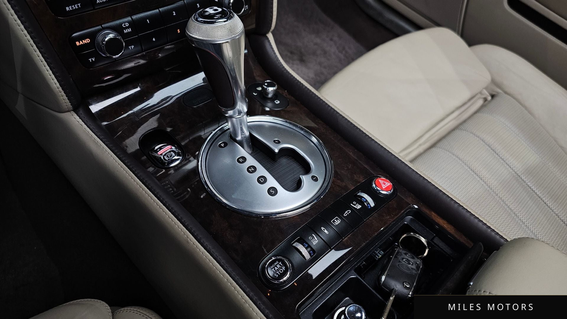 Bentley 플라잉스퍼 2010 — миниатюра 9