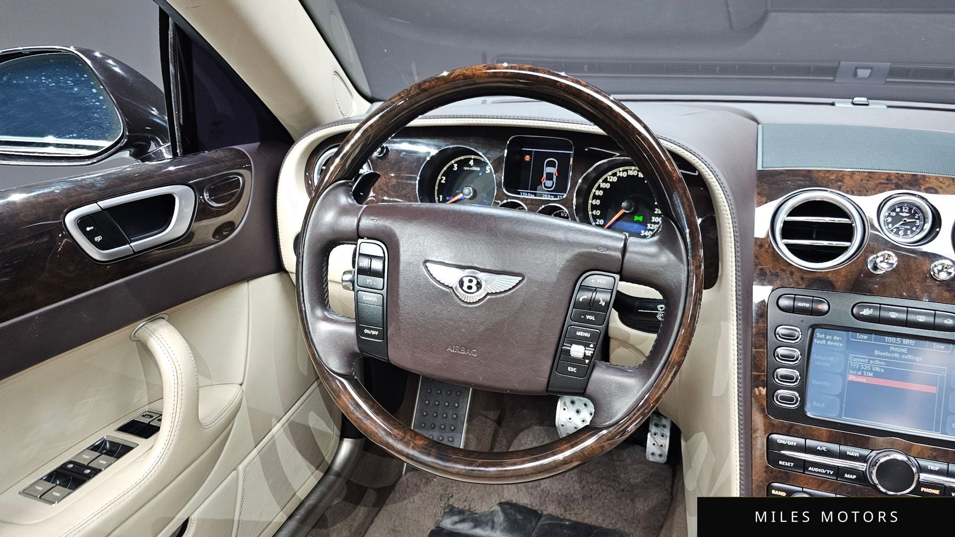 Bentley 플라잉스퍼 2010 — миниатюра 13