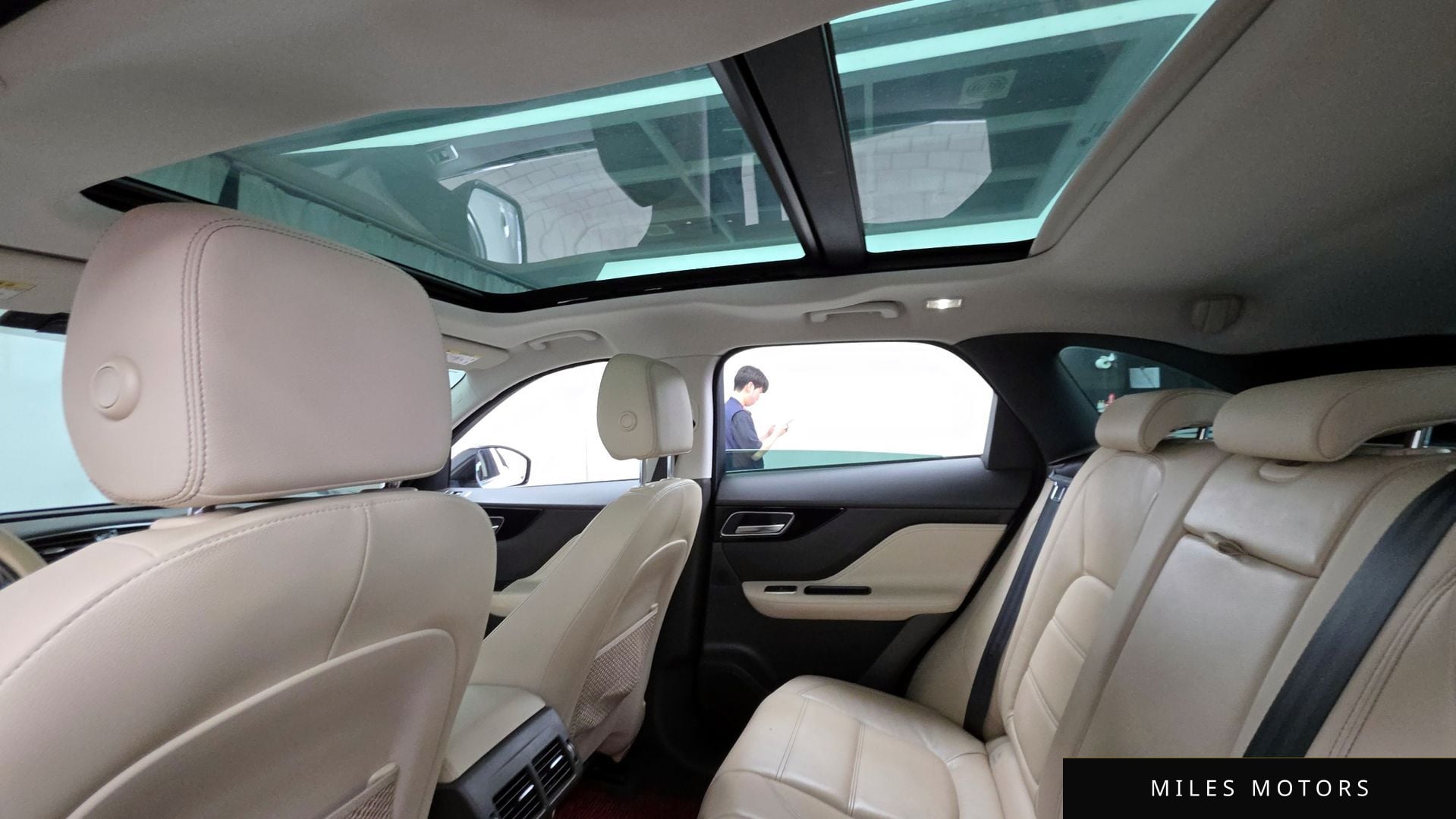 Jaguar F-PACE 2017 — миниатюра 16