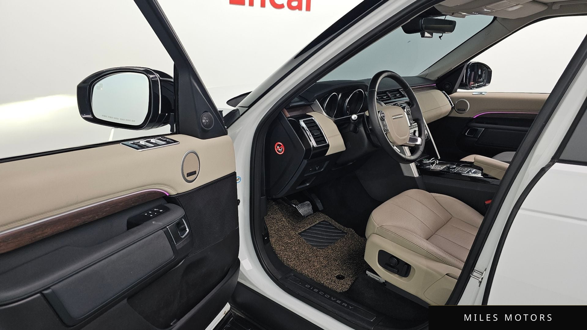 Land Rover Discovery 2017 — миниатюра 11