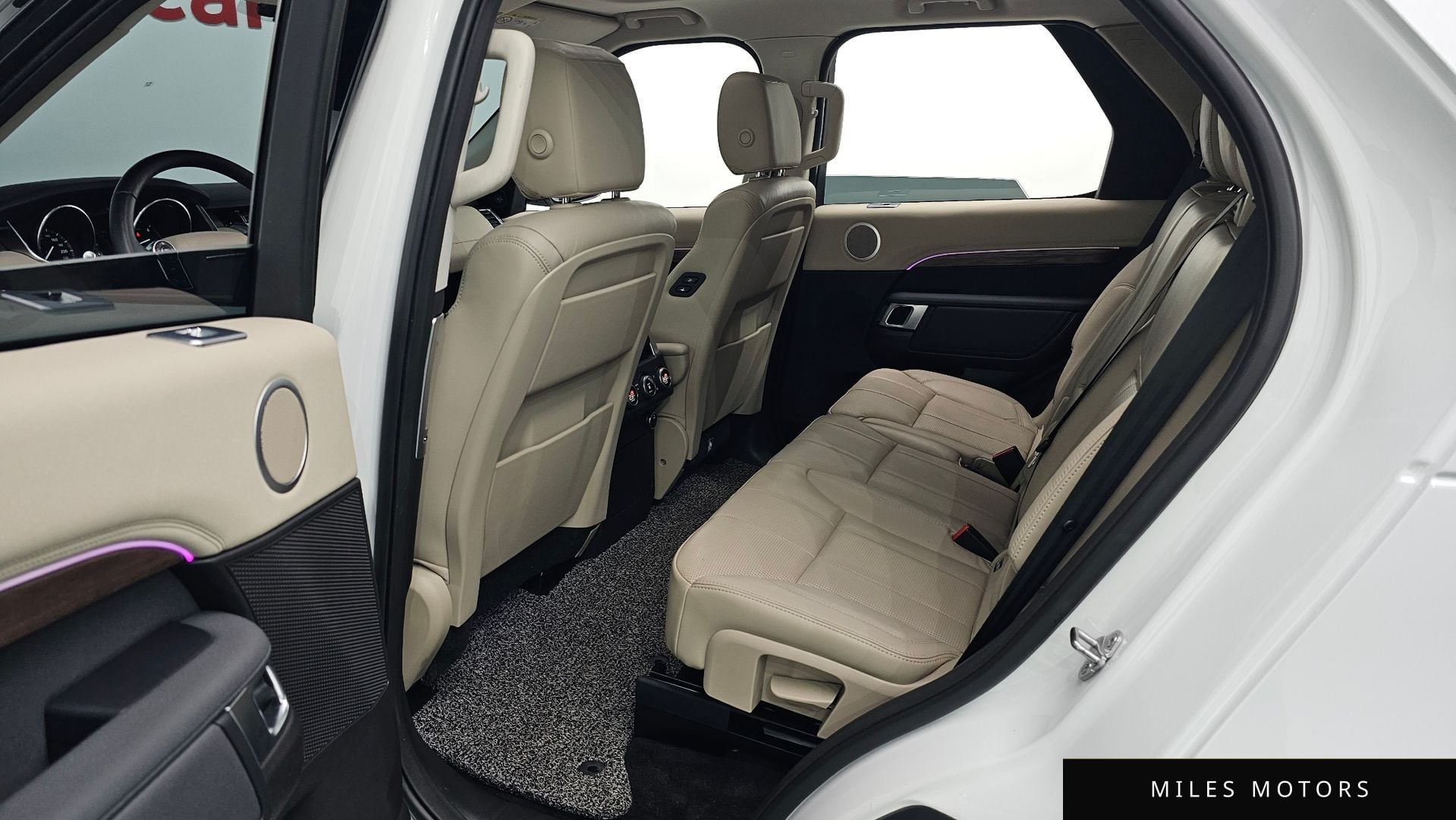 Land Rover Discovery 2017 — миниатюра 12