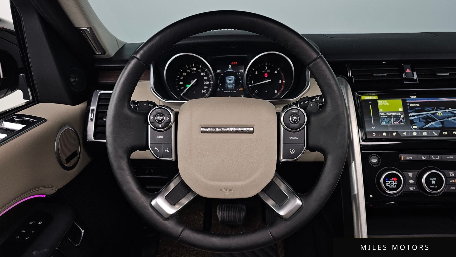 Land Rover Discovery 2017 — миниатюра 13