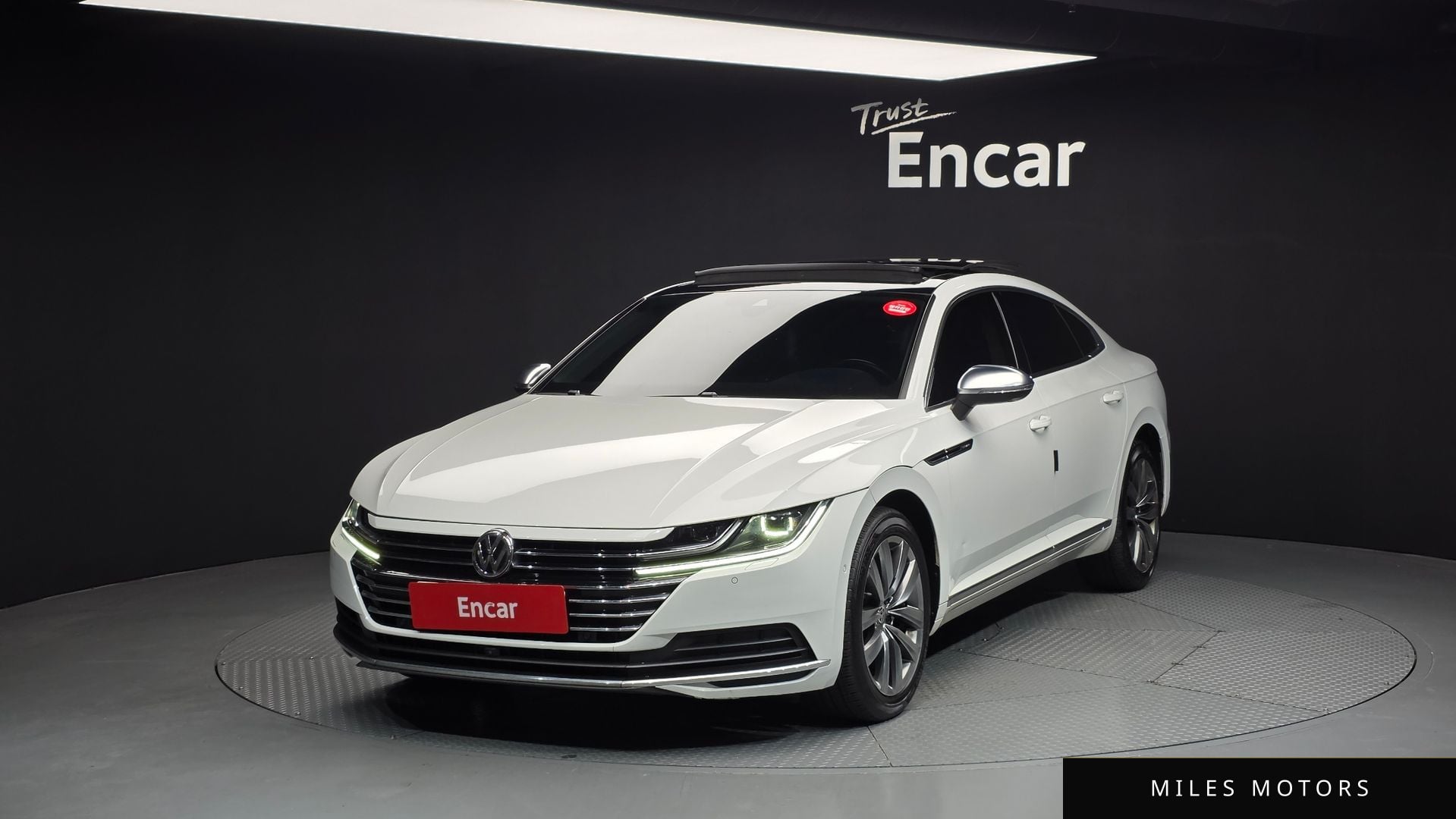 Volkswagen Arteon 2019 — фото 1 из 12