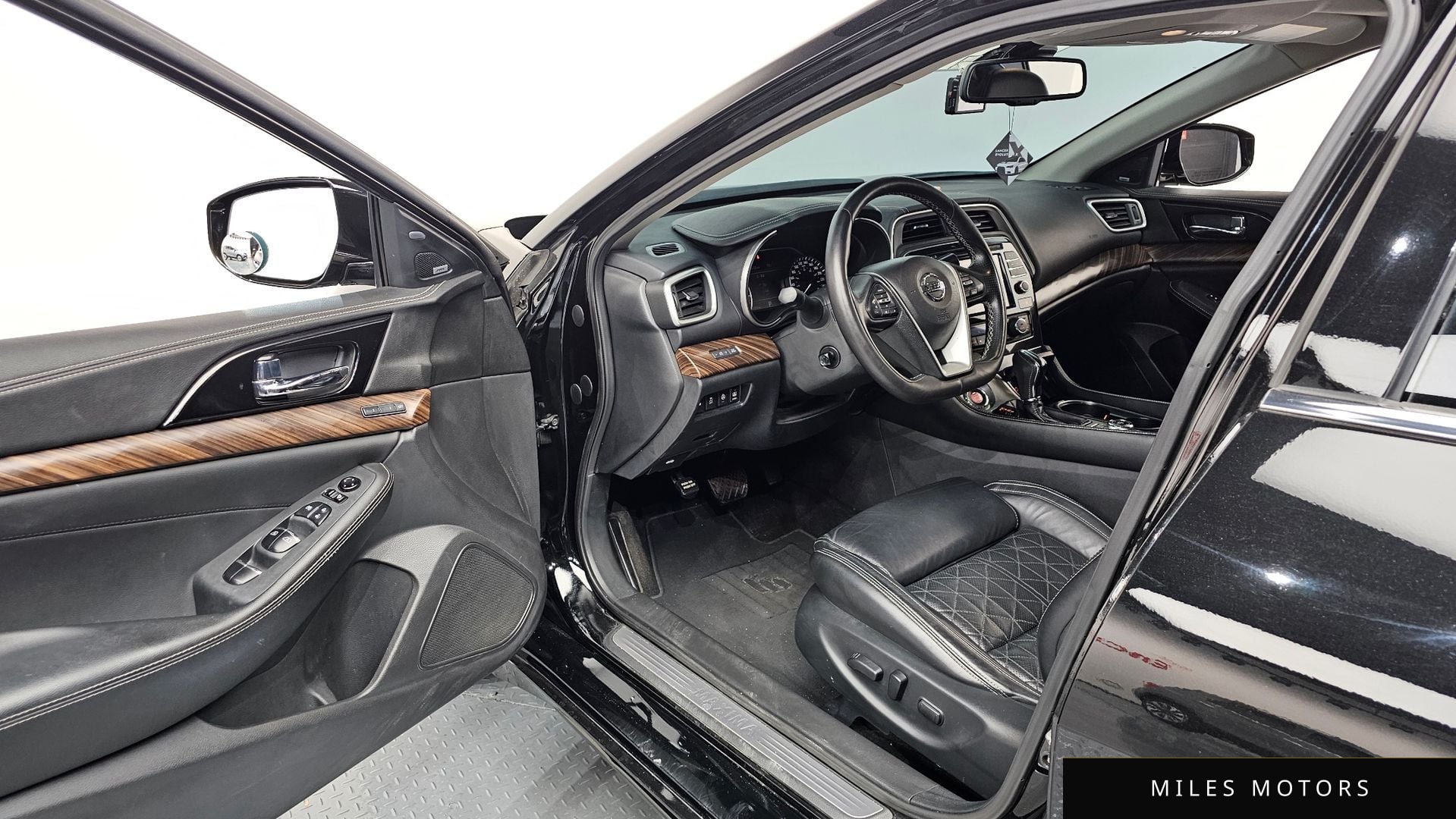 Nissan Maxima 2017 — миниатюра 10