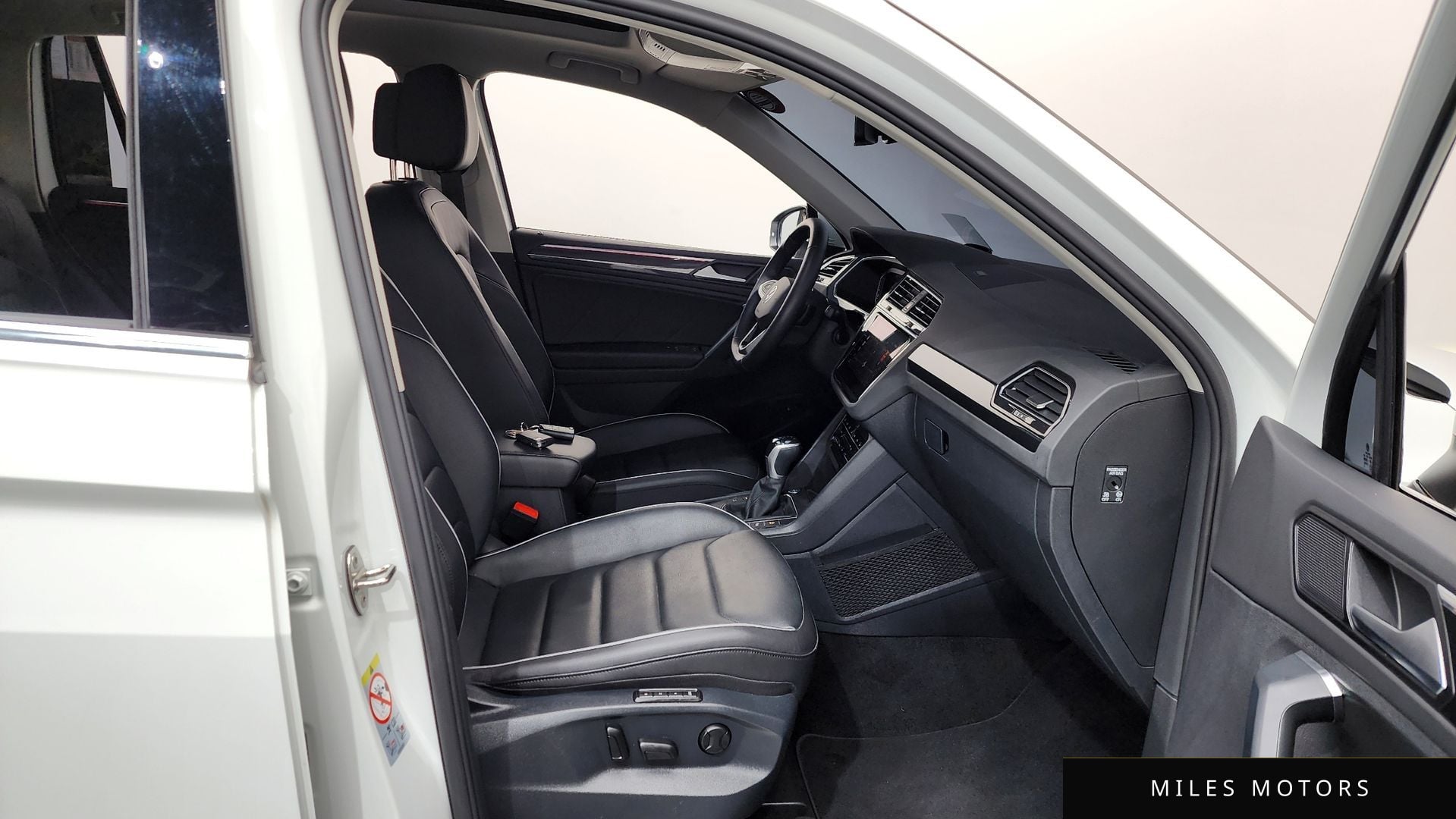 Volkswagen 티구안 2022 — миниатюра 11