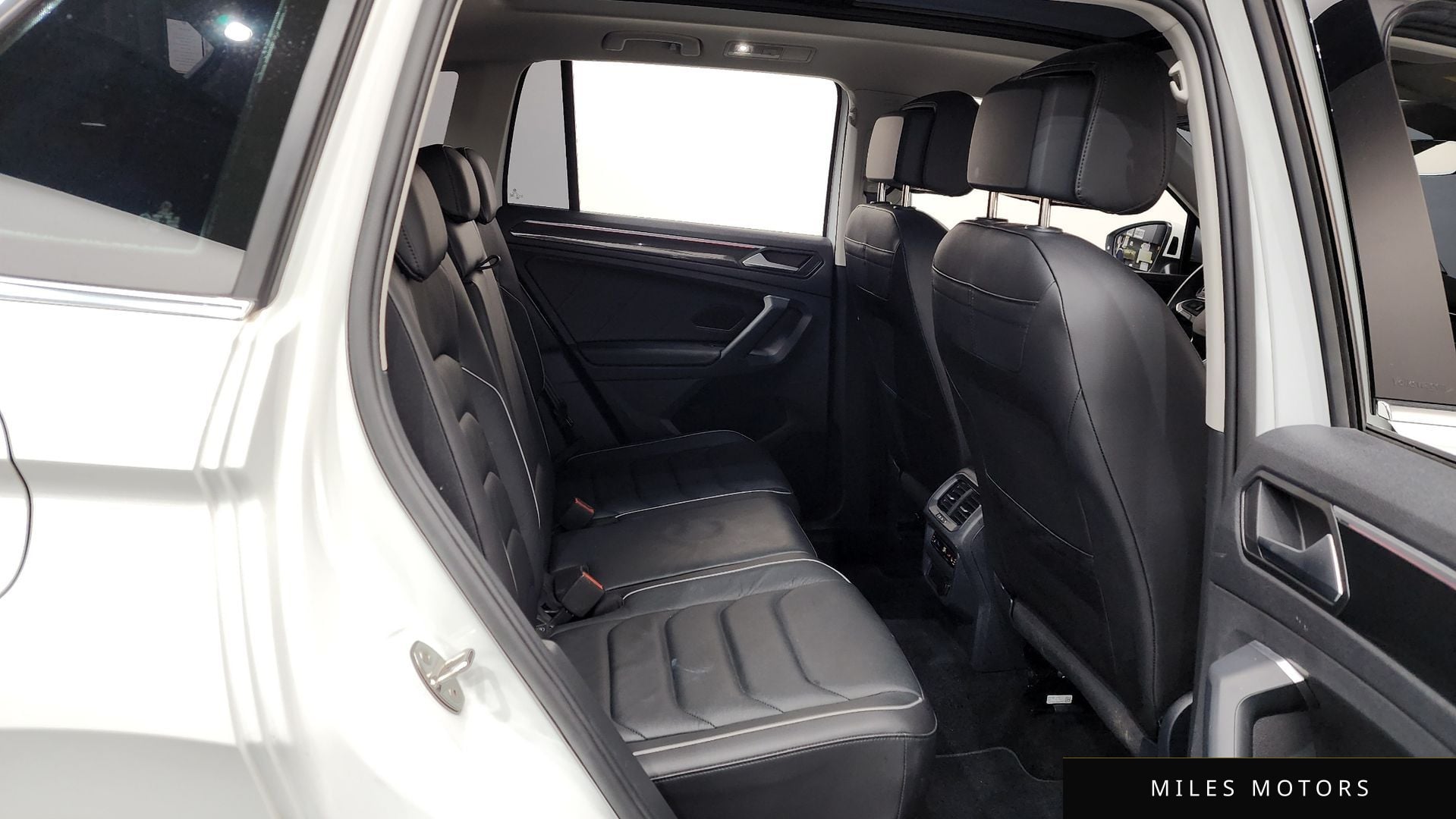 Volkswagen 티구안 2022 — миниатюра 12