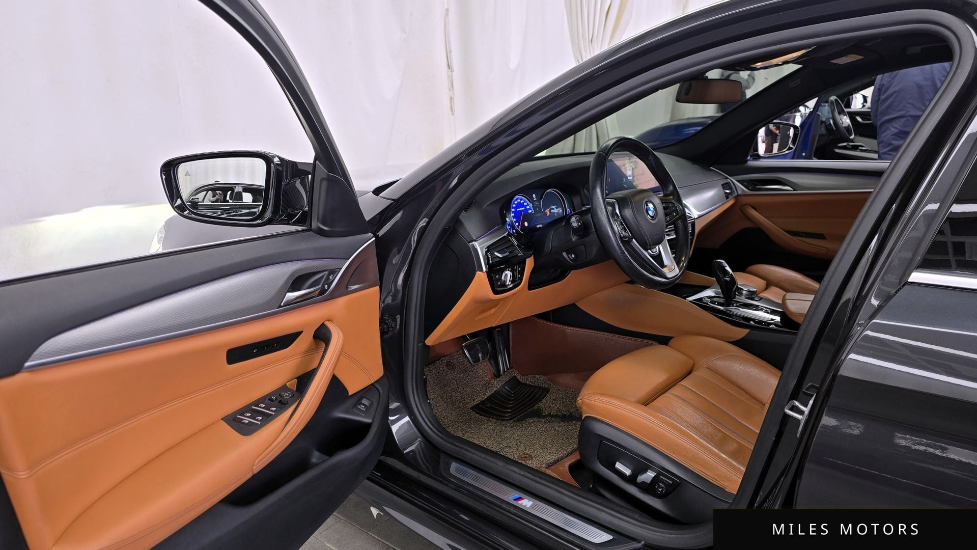 BMW 5 Series (G30) 2018 — миниатюра 10