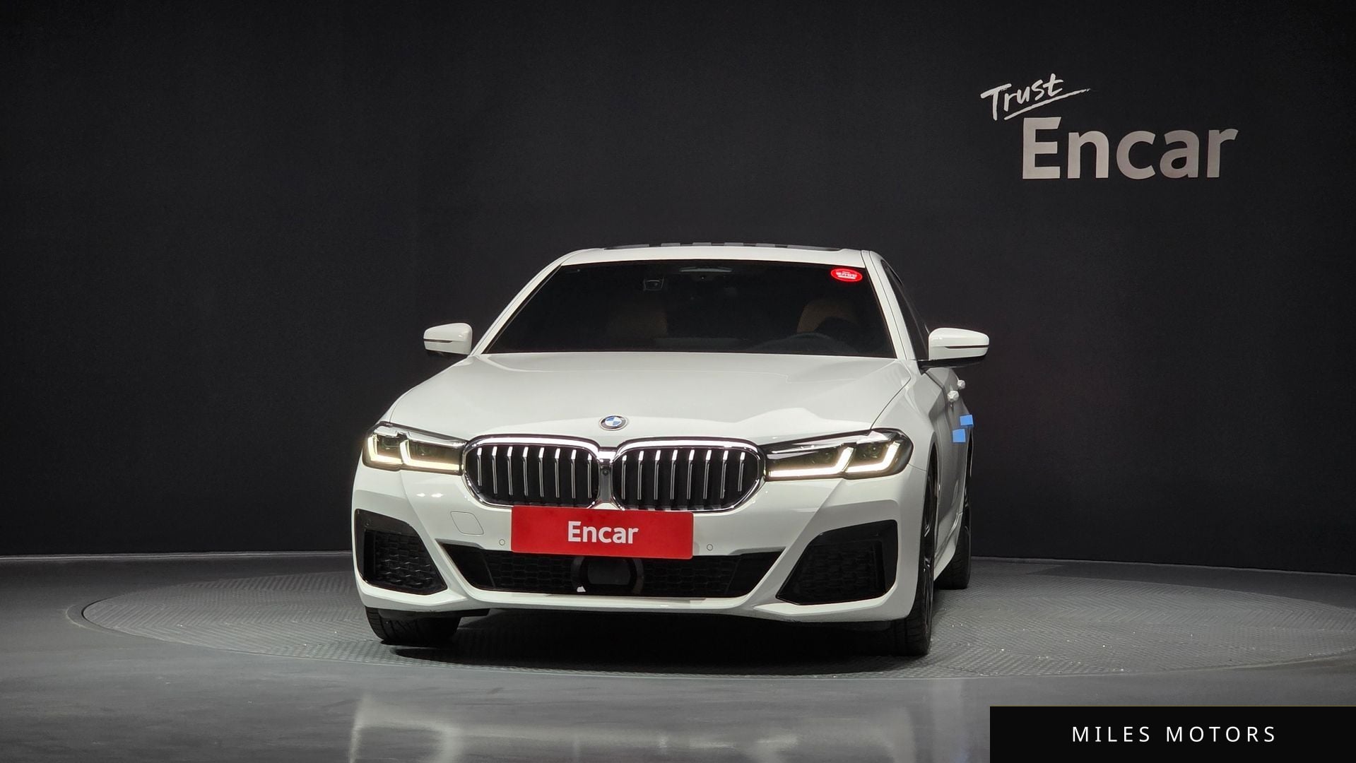 BMW 5 Series (G30) 2023 — миниатюра 3