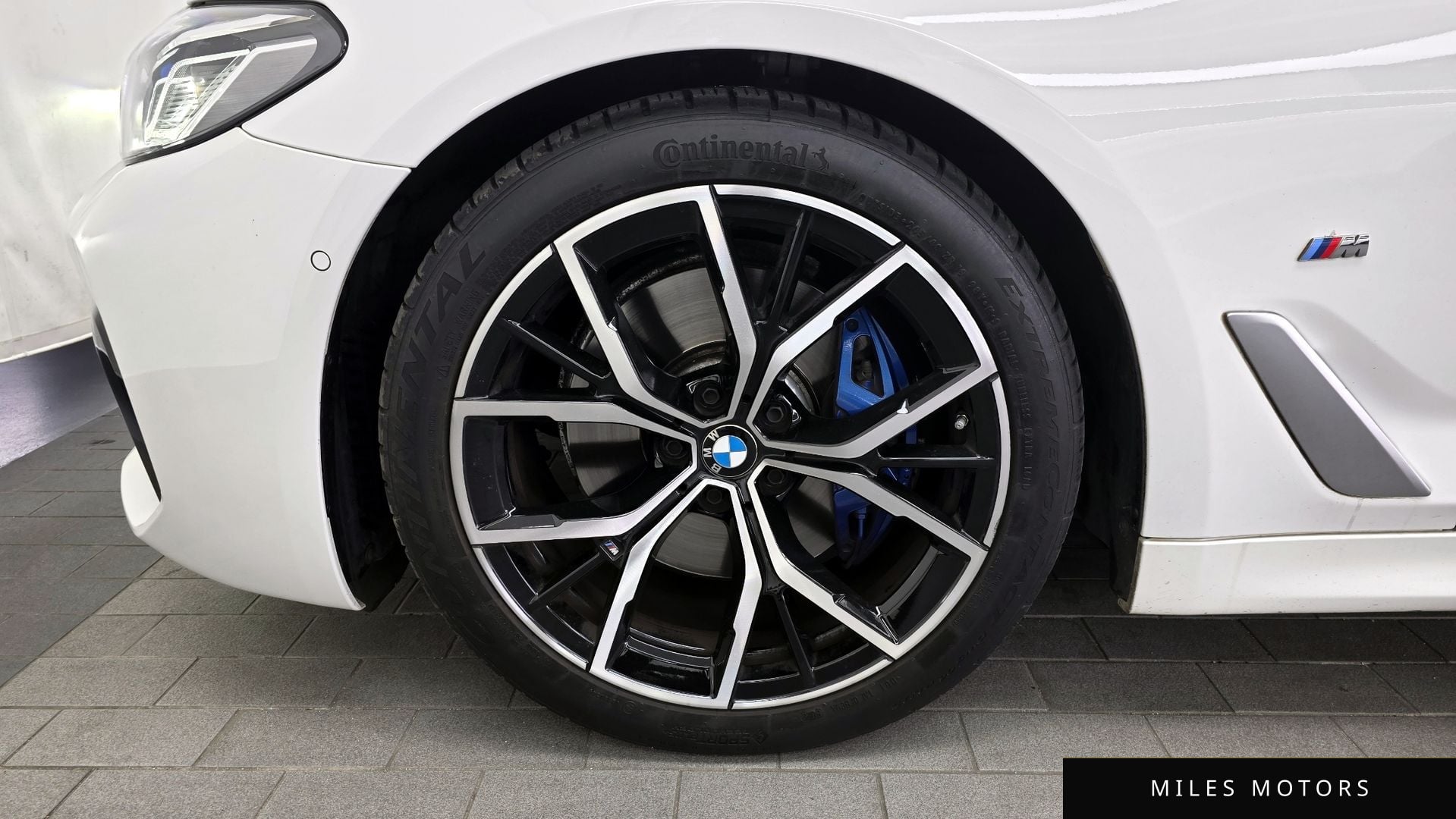BMW 5 Series (G30) 2023 — миниатюра 5