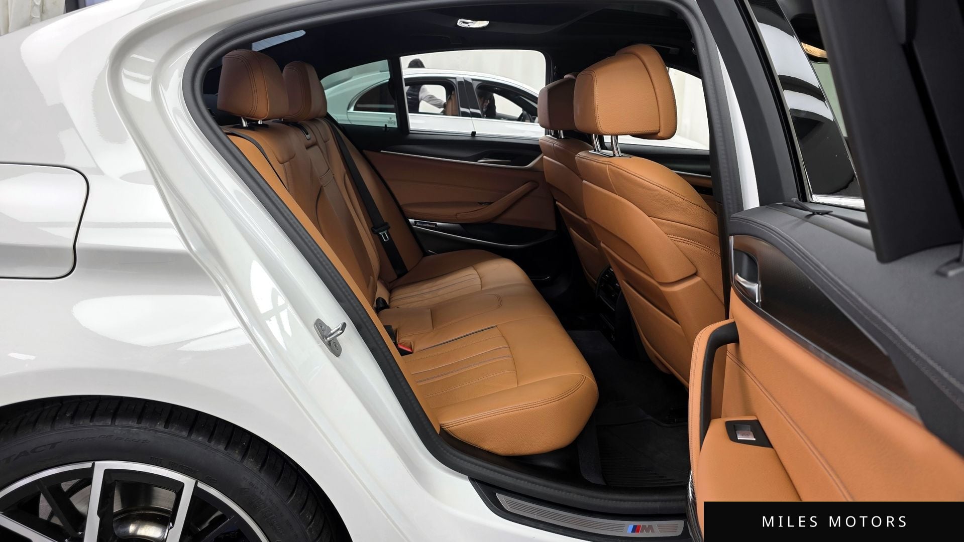 BMW 5 Series (G30) 2023 — миниатюра 12