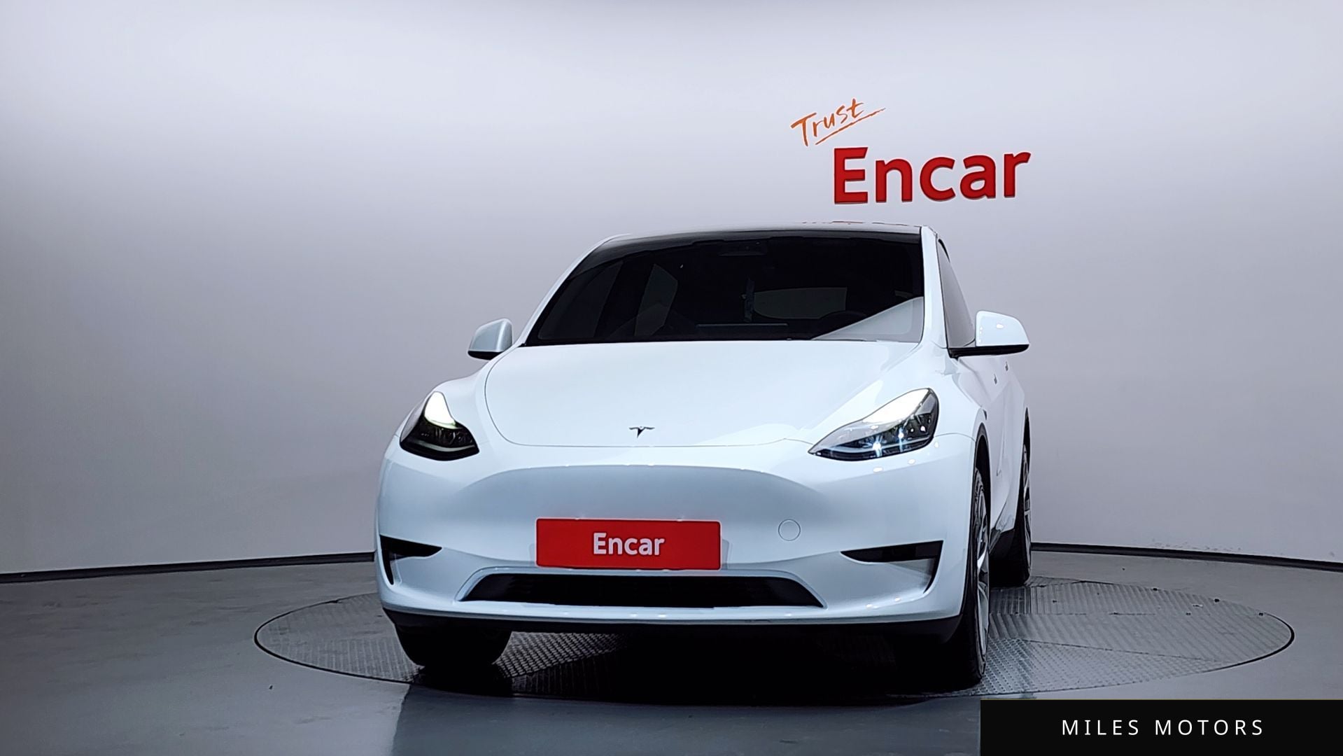 Tesla Model Y 2023 — миниатюра 3
