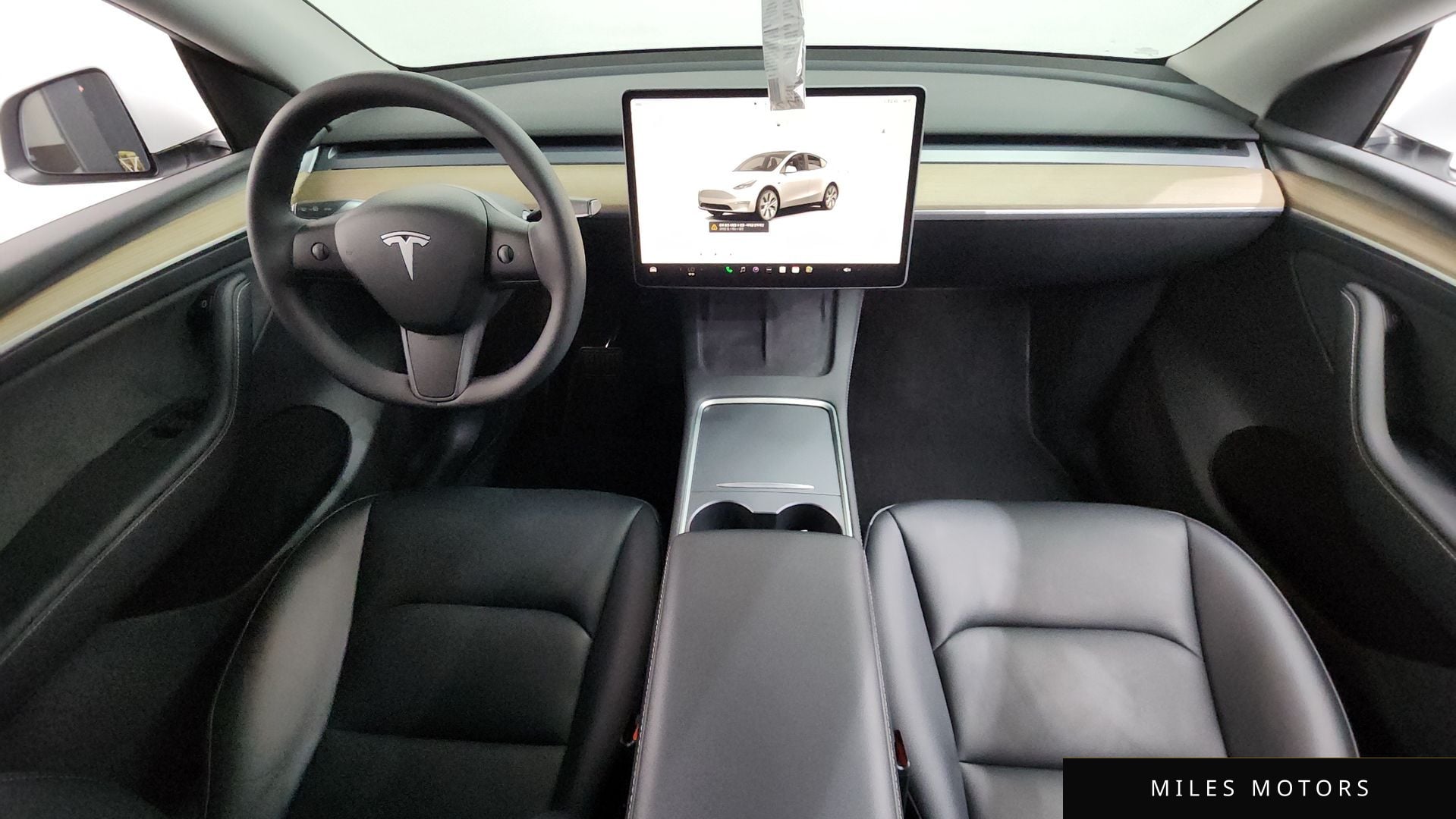 Tesla Model Y 2023 — миниатюра 7