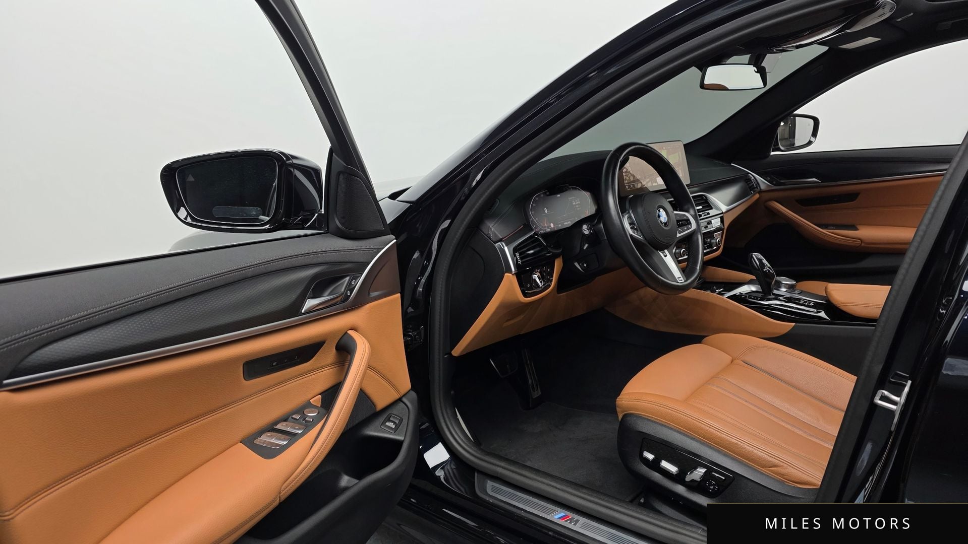BMW 5시리즈 (G30) 2023 — миниатюра 9