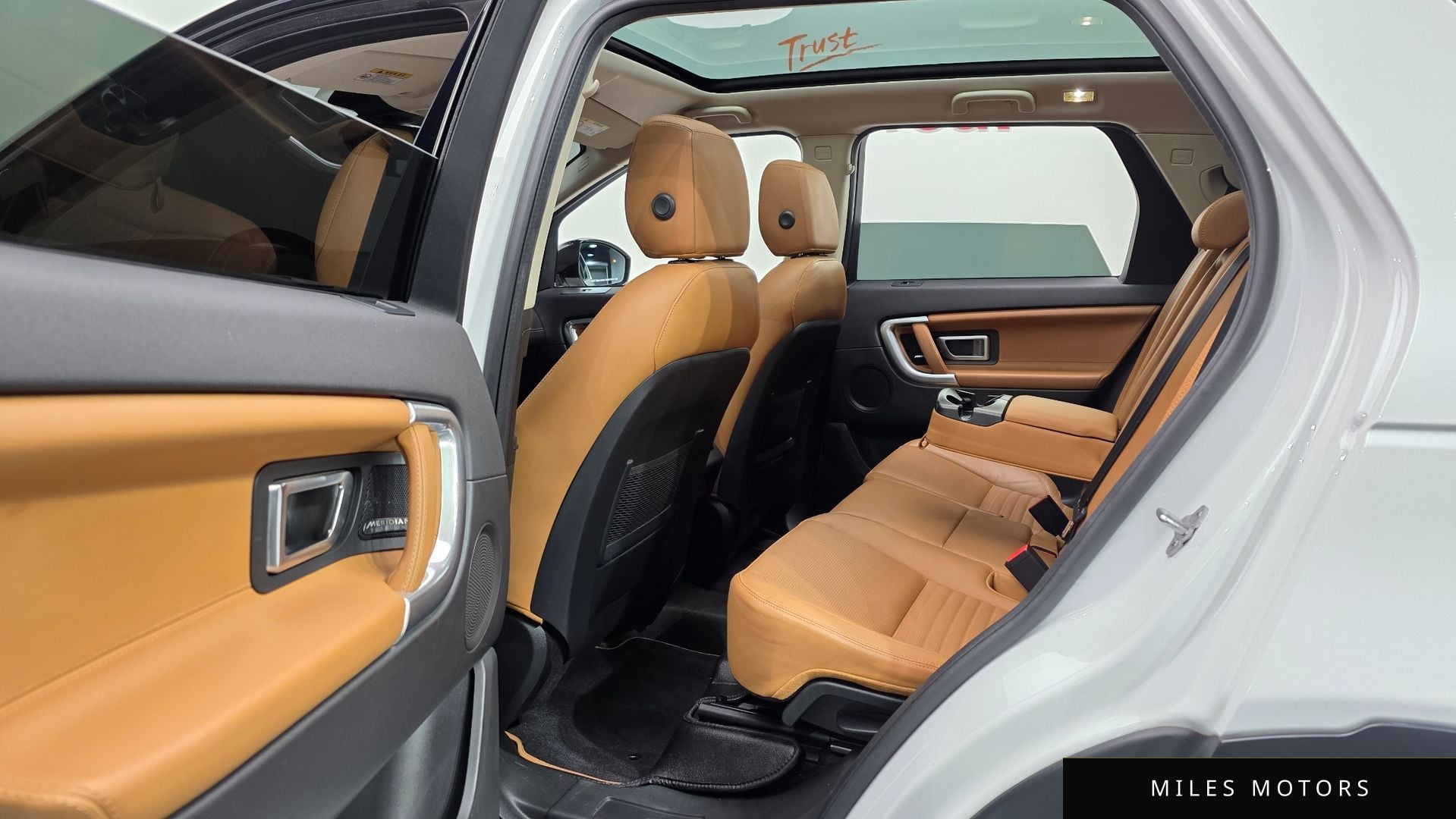 Land Rover Discovery Sport 2019 — миниатюра 12