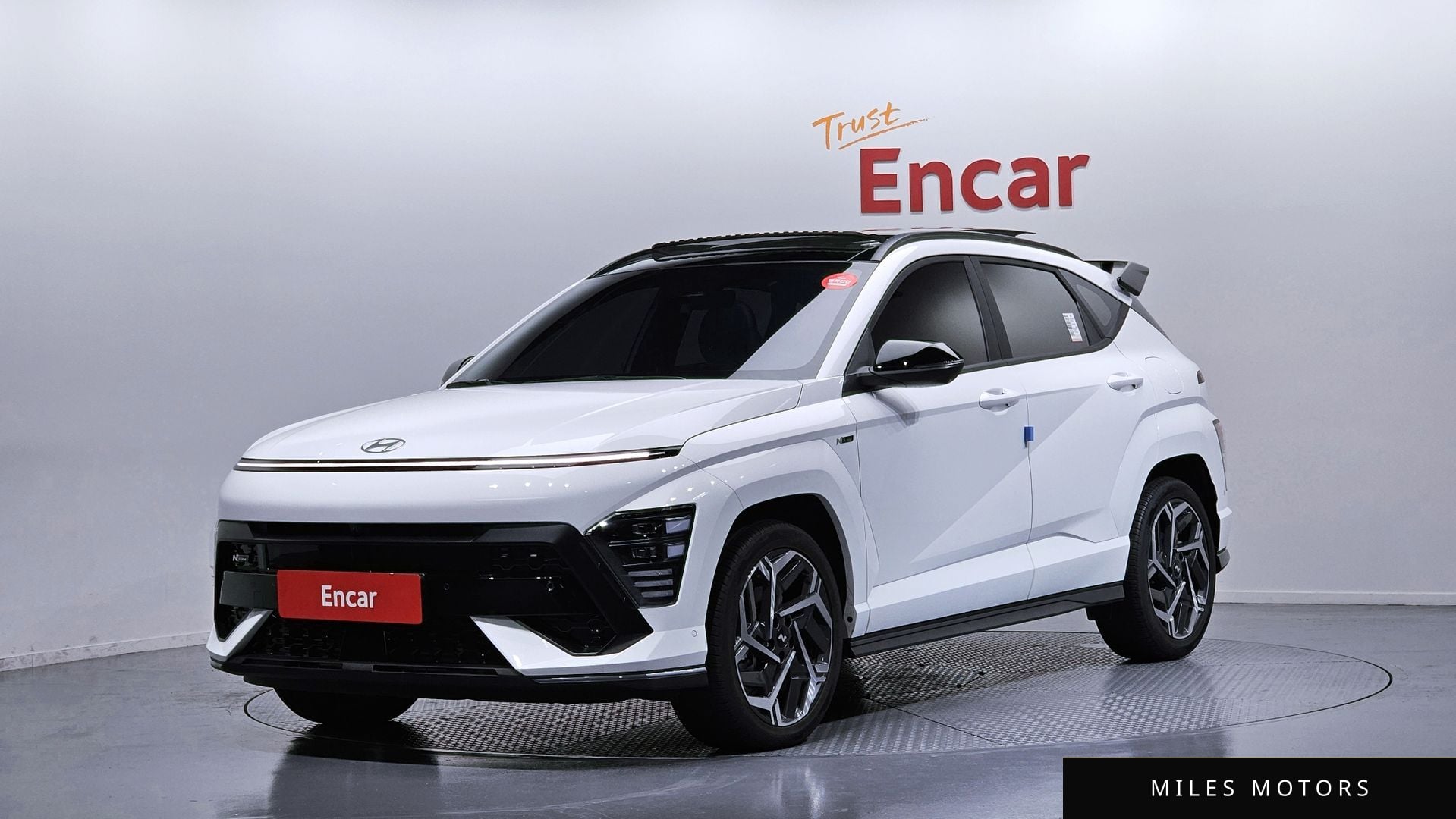 Hyundai Kona 2023 — фото 1 из 12