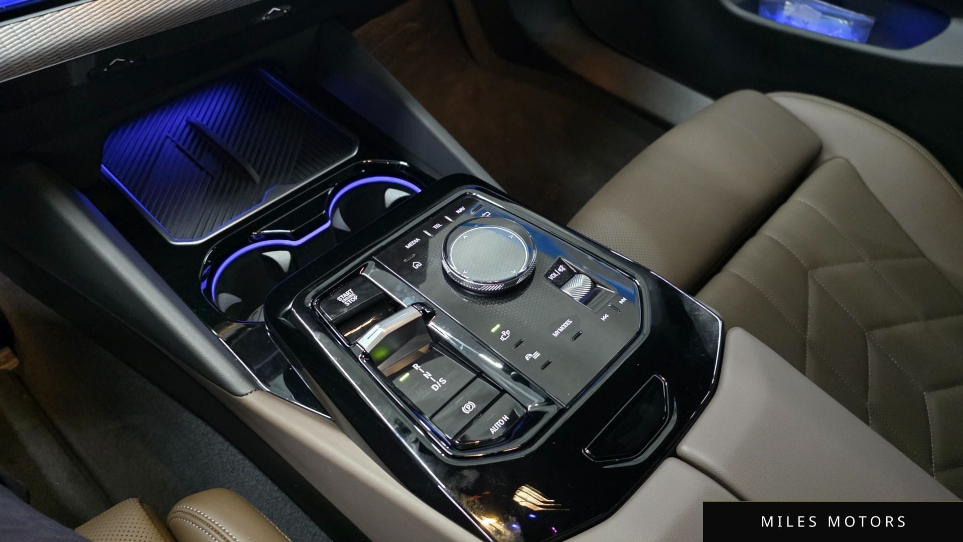 BMW 5 Series (G60) 2025 — миниатюра 9