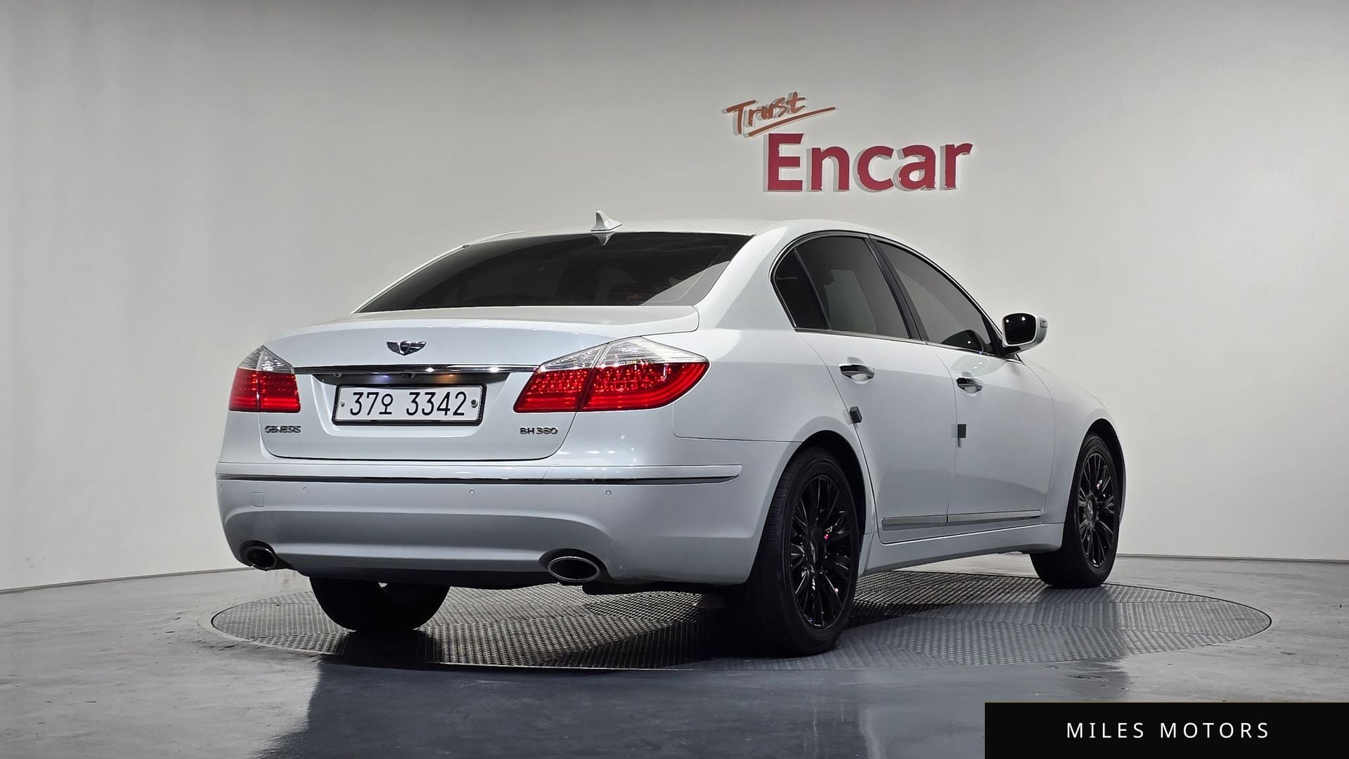 Hyundai Genesis 2010 — миниатюра 2