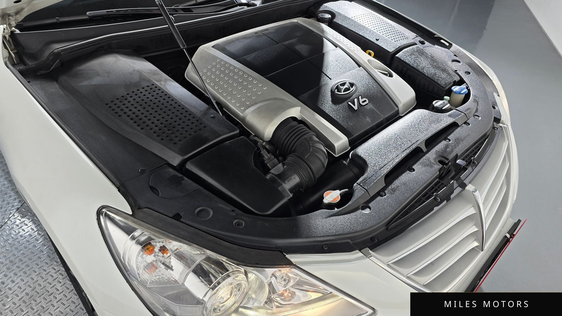 Hyundai Genesis 2010 — миниатюра 6