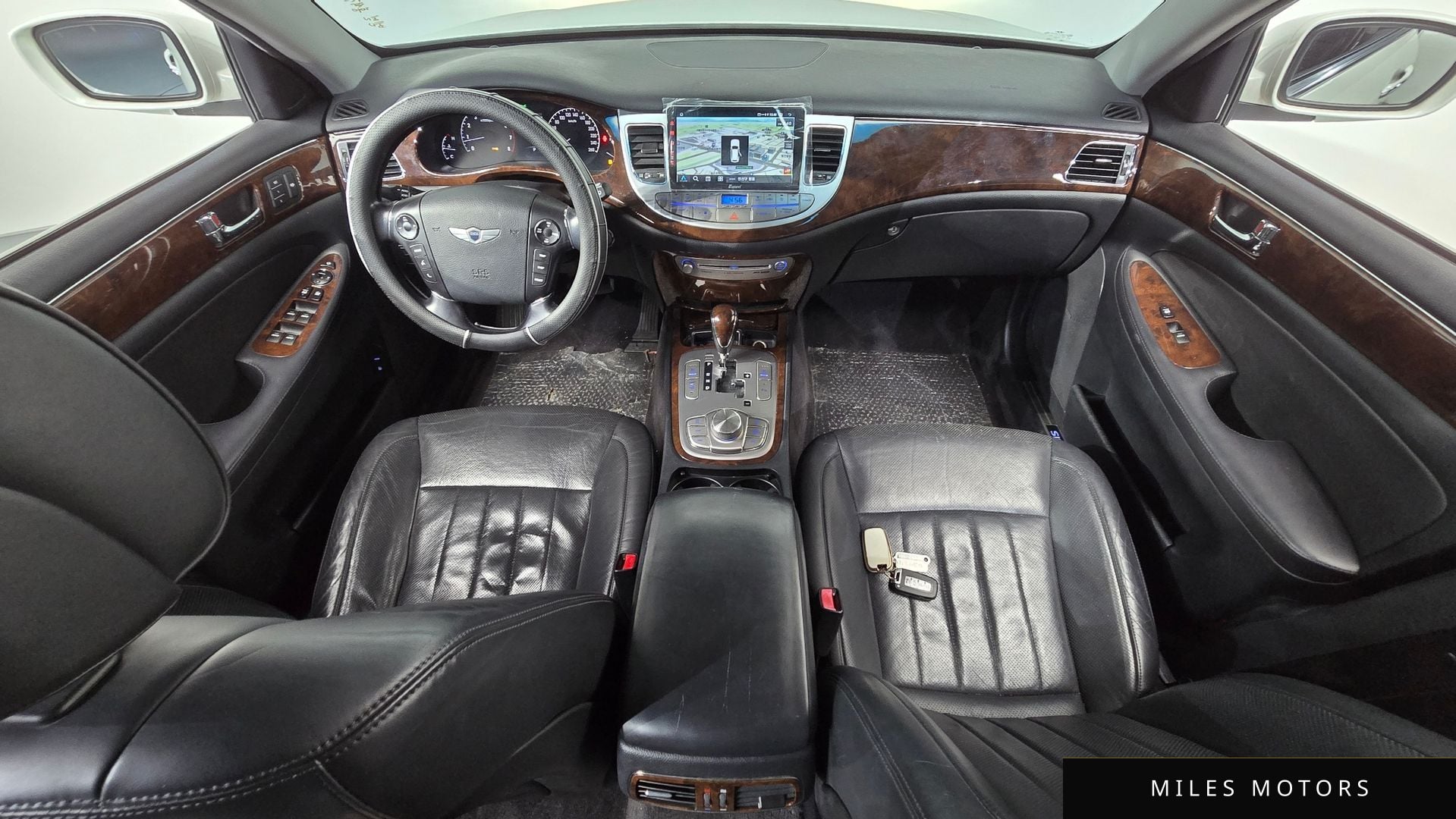 Hyundai Genesis 2010 — миниатюра 7