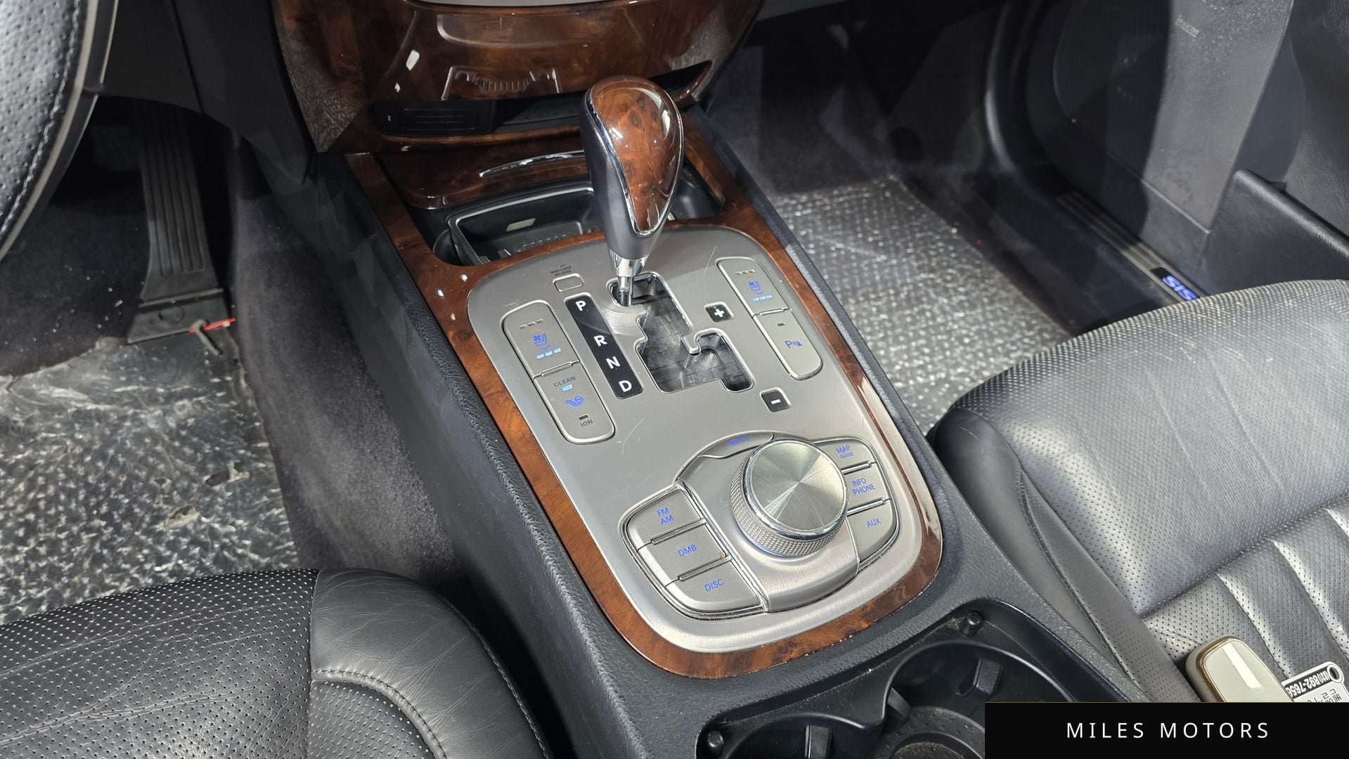 Hyundai Genesis 2010 — миниатюра 9