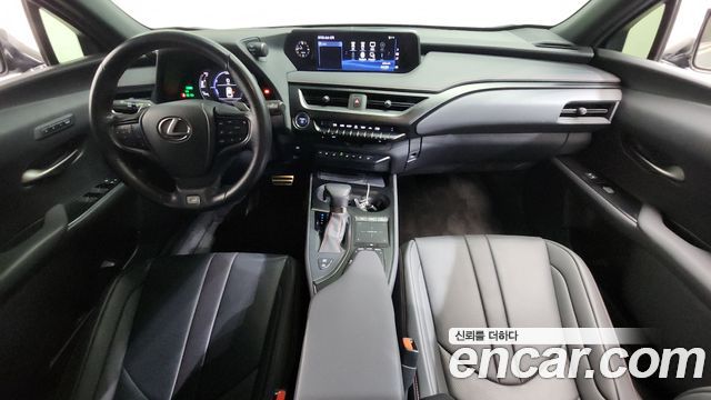 Лексус UX250h 2020 — миниатюра 7