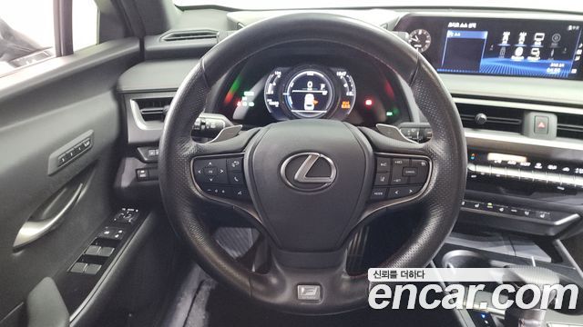 Лексус UX250h 2020 — миниатюра 13