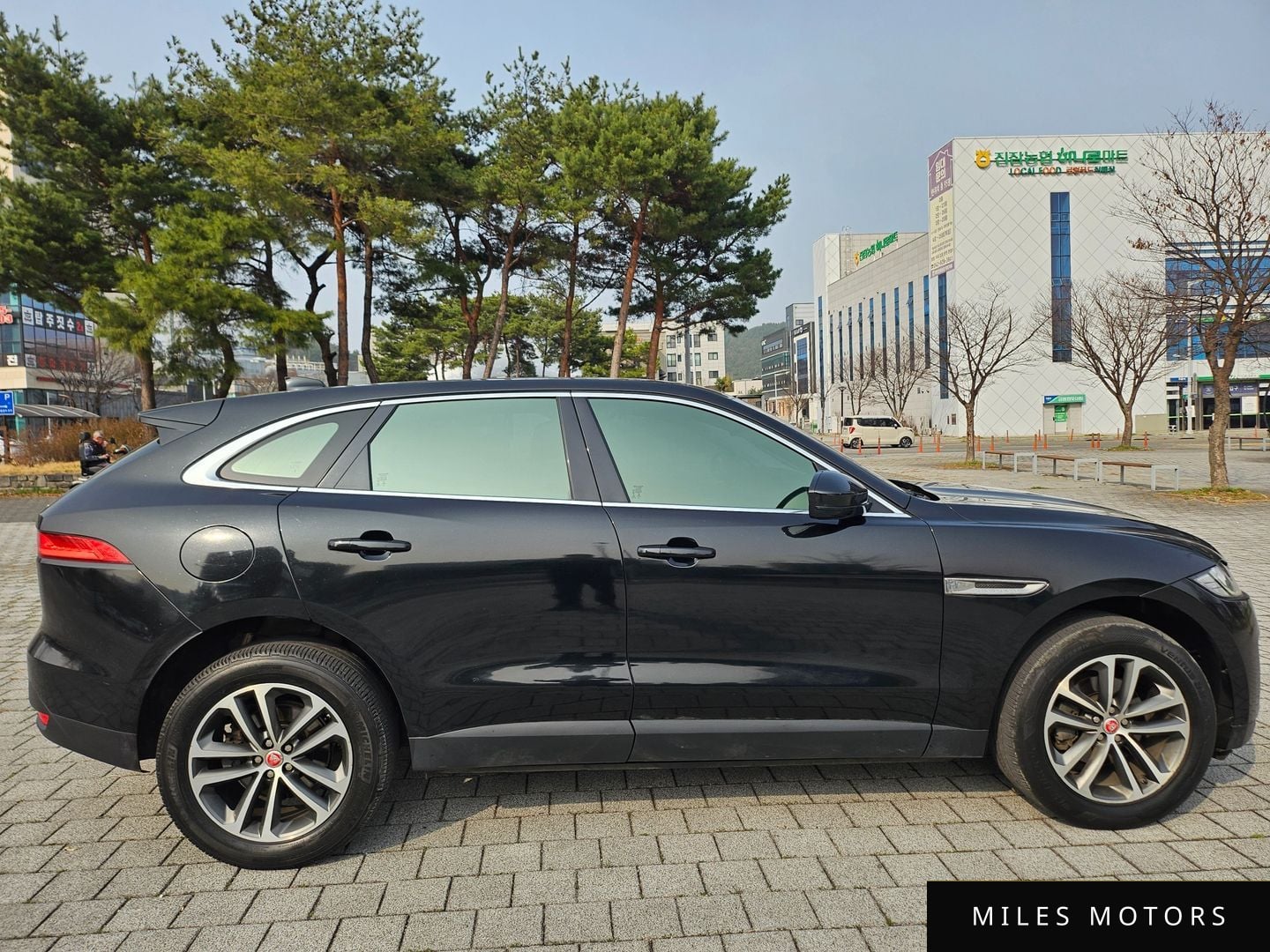 Jaguar F-PACE 2017 — миниатюра 5