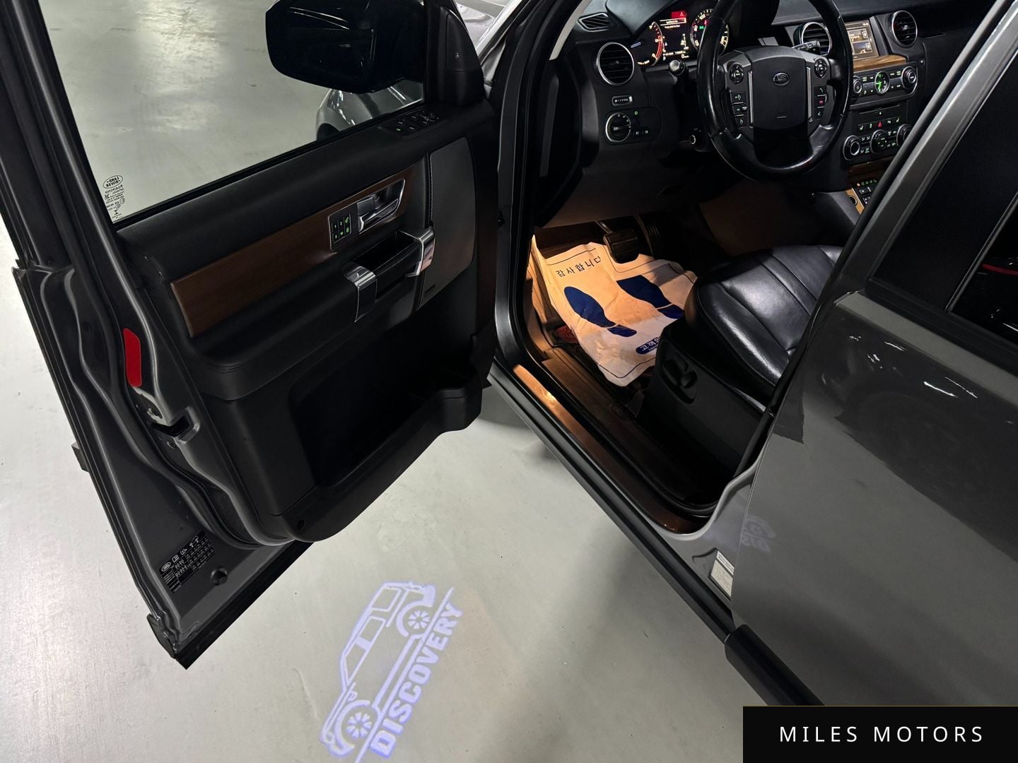 Land Rover Discovery 2016 — миниатюра 12