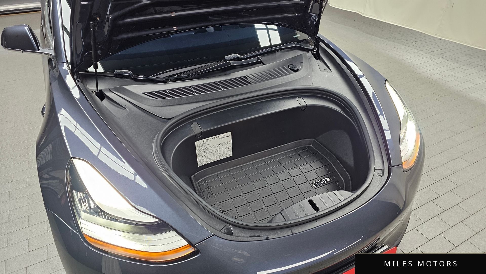 Tesla Model 3 2020 — миниатюра 6