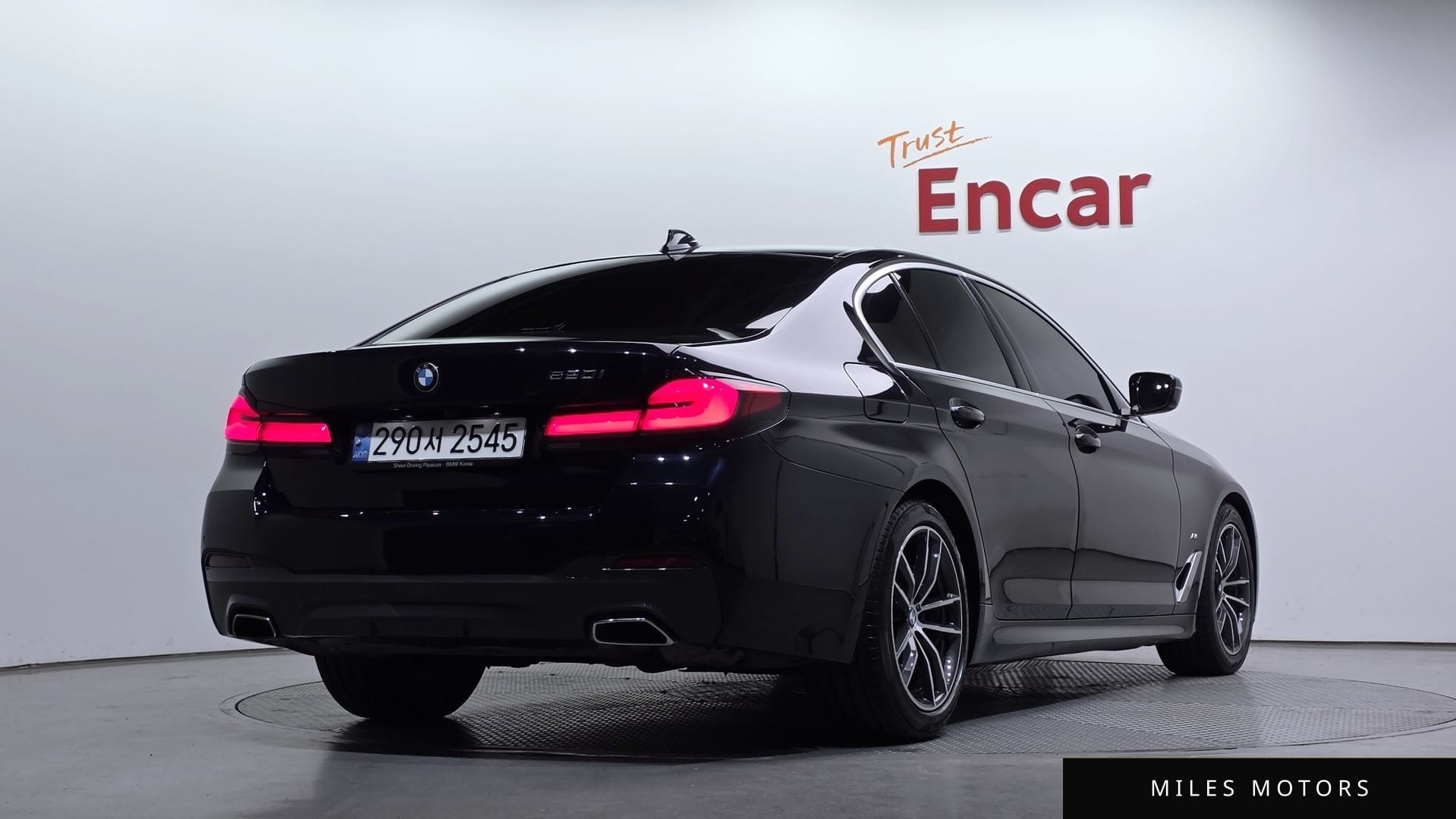 BMW 5 Series (G30) 2022 — миниатюра 2