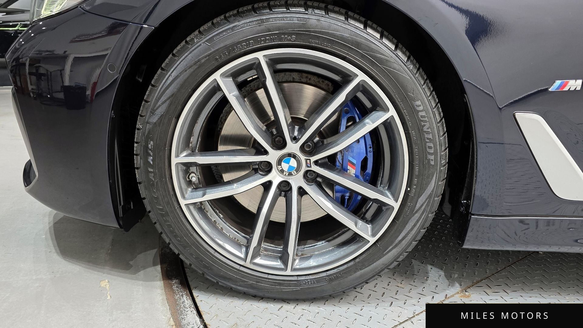 BMW 5 Series (G30) 2022 — миниатюра 5