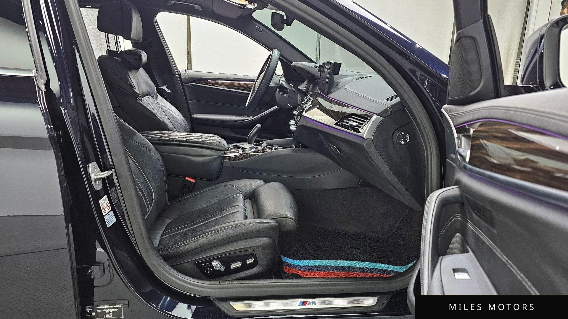 BMW 5 Series (G30) 2022 — миниатюра 10