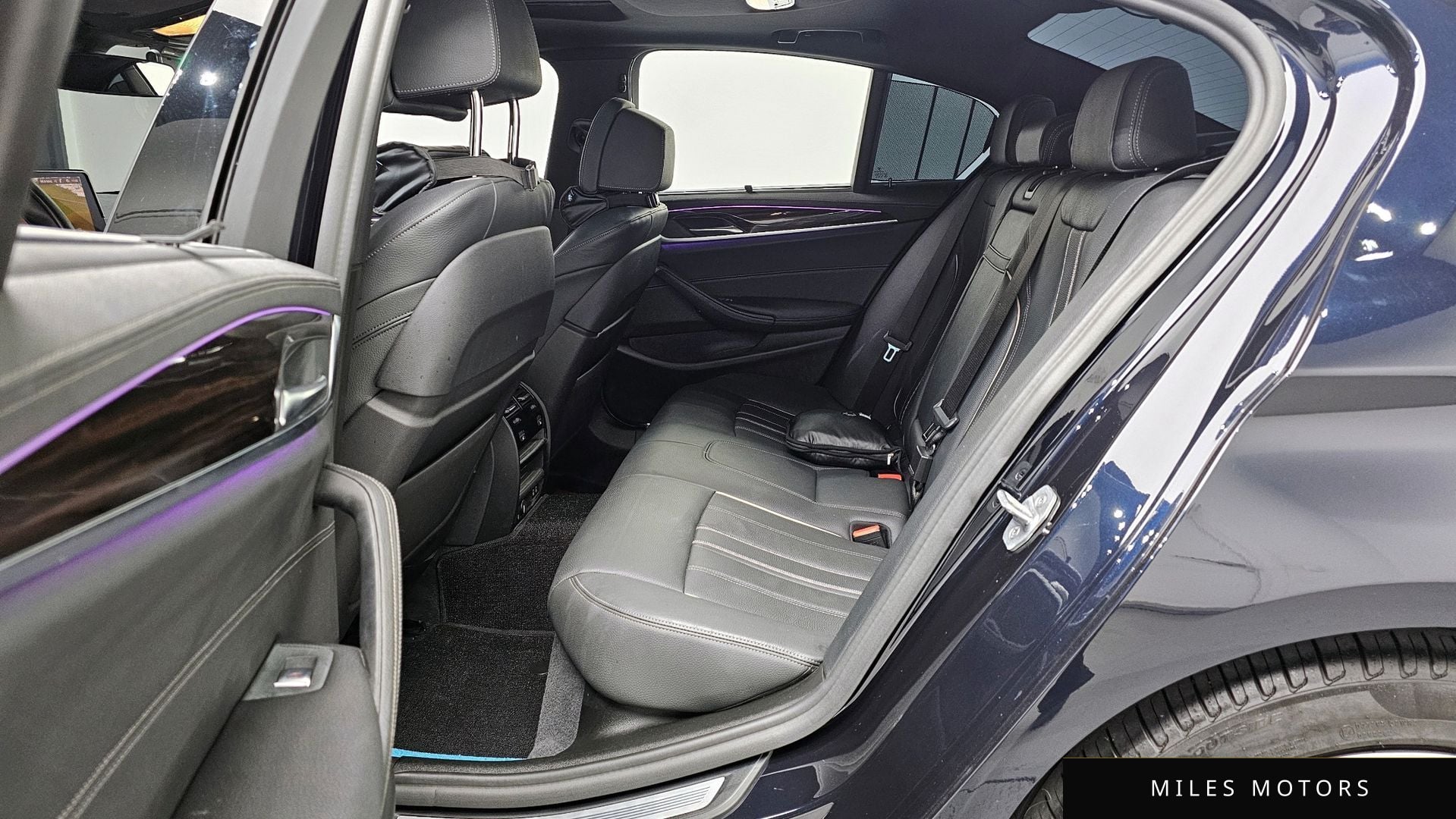 BMW 5 Series (G30) 2022 — миниатюра 12