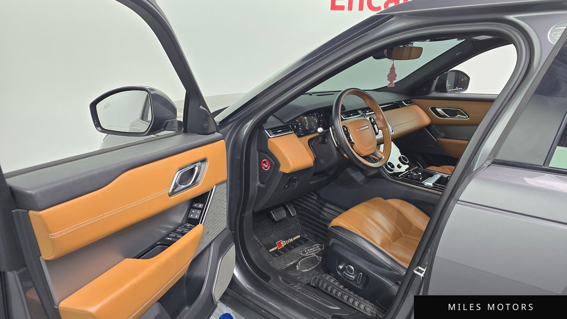 Land Rover Range Rover Velar 2018 — миниатюра 10