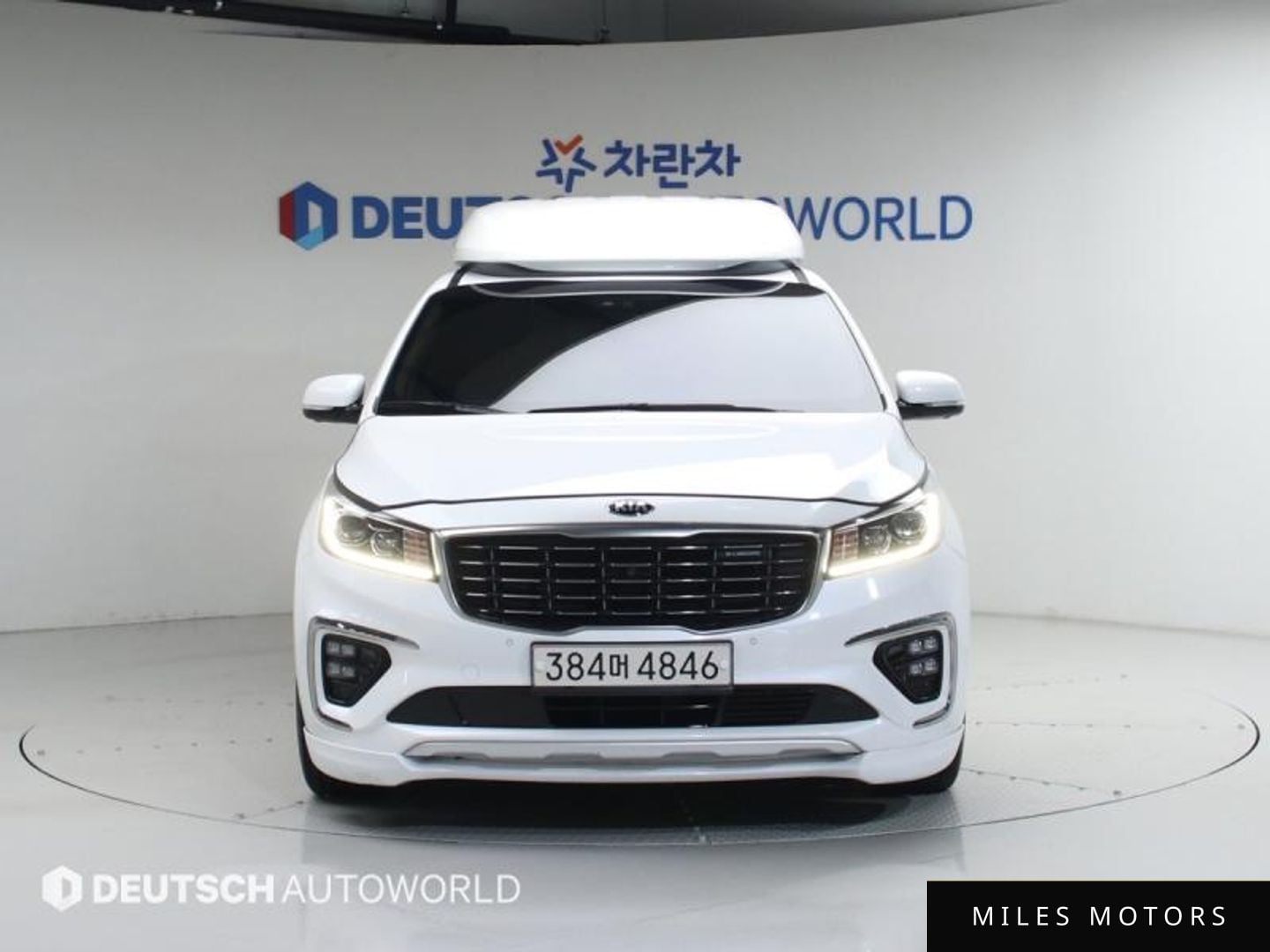 Kia Canival 2019 — фото 1 из 12