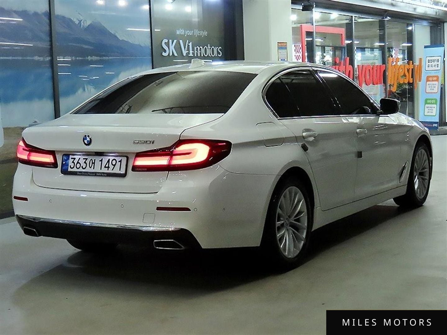 BMW 5 Series (G30) 2022 — миниатюра 2