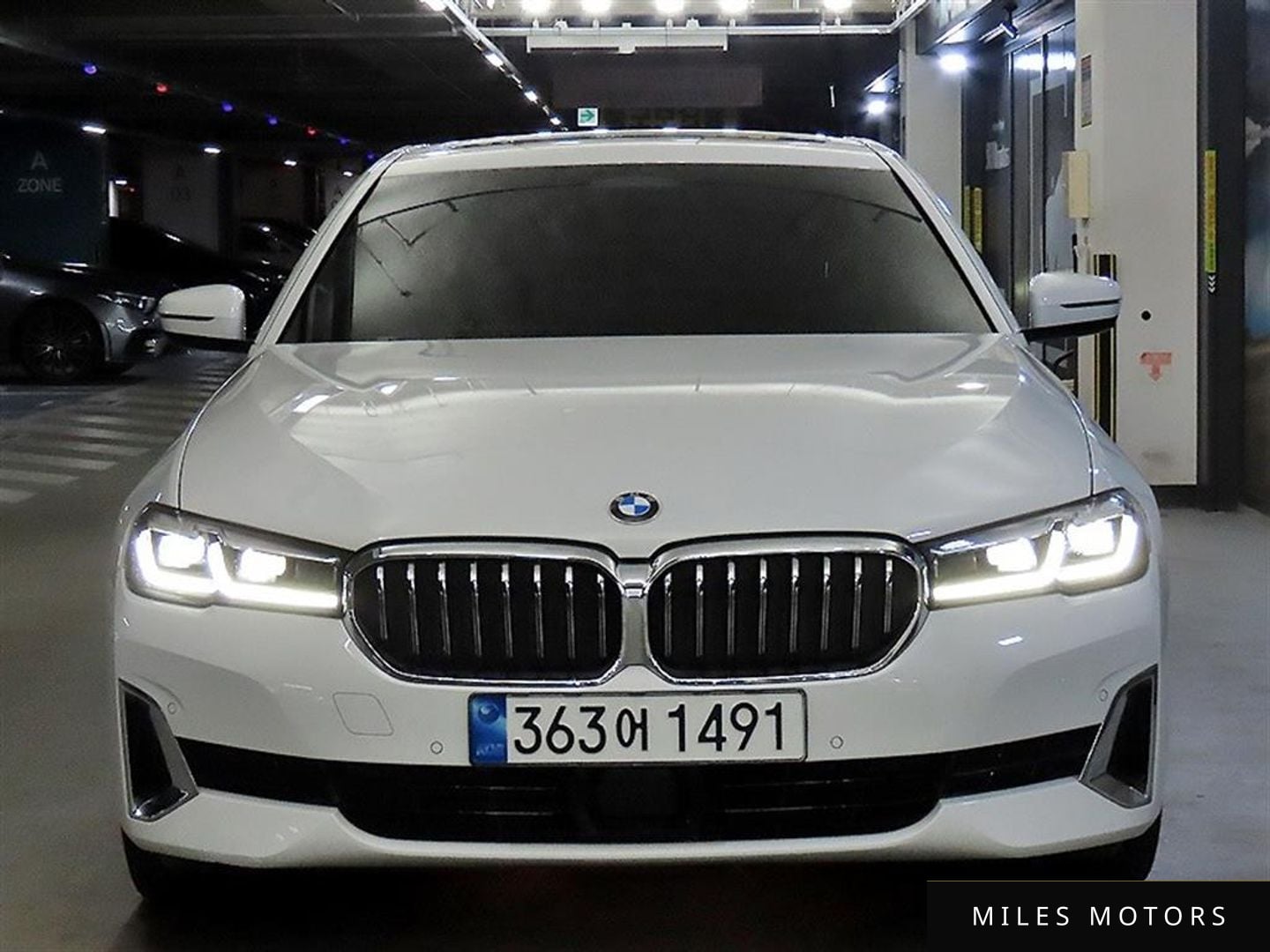 BMW 5 Series (G30) 2022 — миниатюра 3