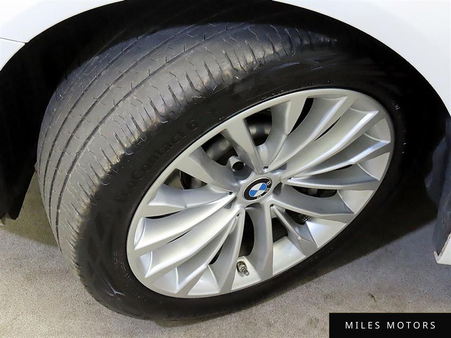 BMW 5 Series (G30) 2022 — миниатюра 5