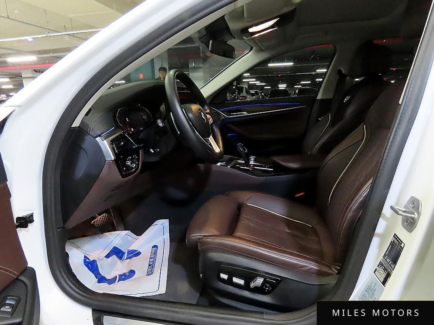 BMW 5 Series (G30) 2022 — миниатюра 10