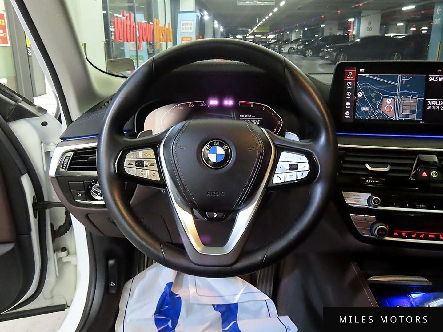 BMW 5 Series (G30) 2022 — миниатюра 12
