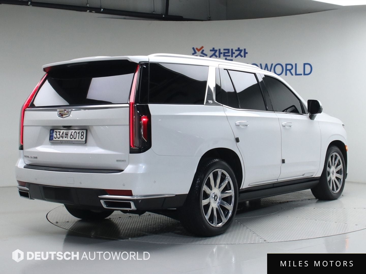 Cadillac Escalade 2023 — миниатюра 2