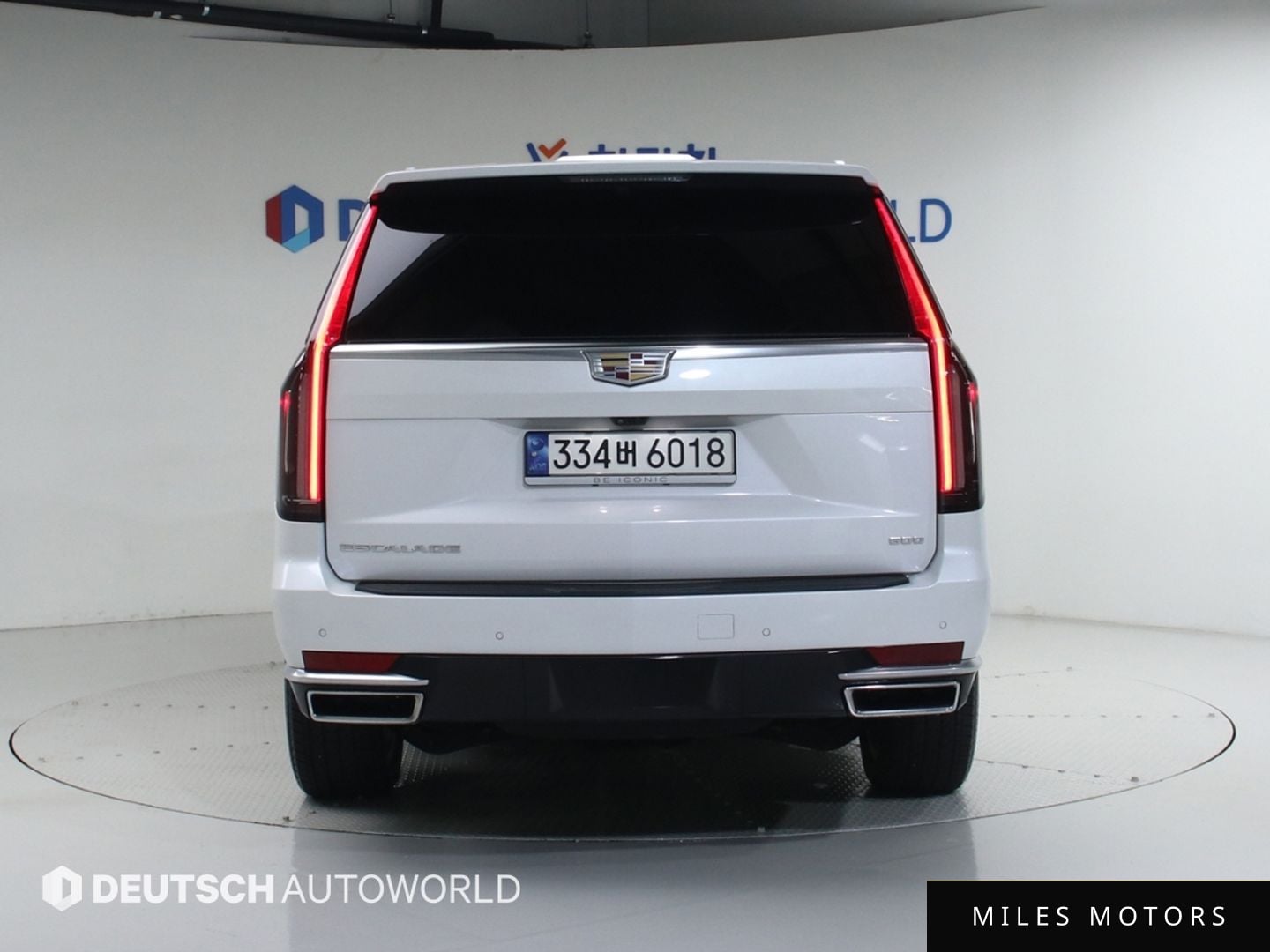 Cadillac Escalade 2023 — миниатюра 4