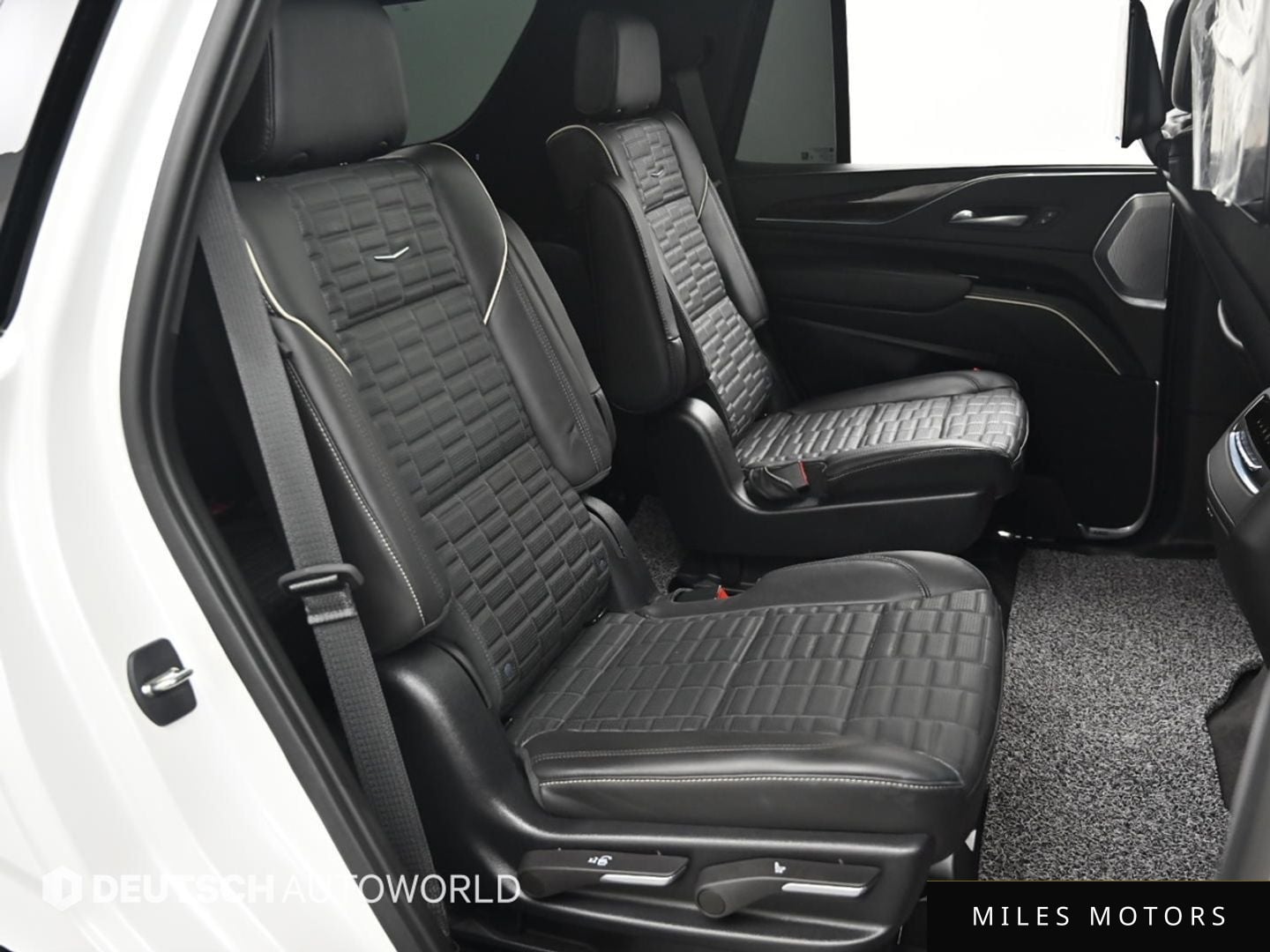 Cadillac Escalade 2023 — миниатюра 12
