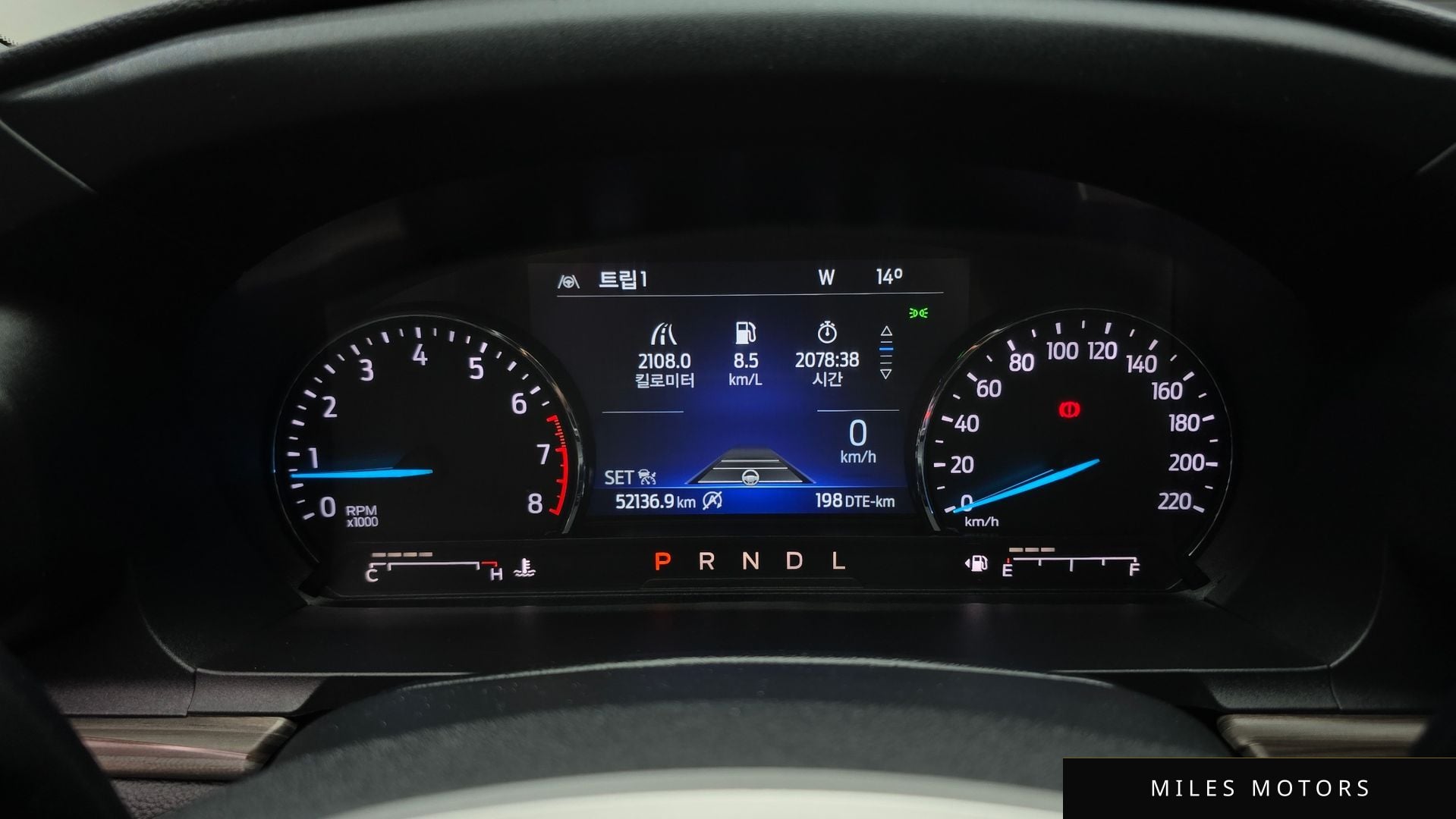 Ford Explorer 2022 — миниатюра 8