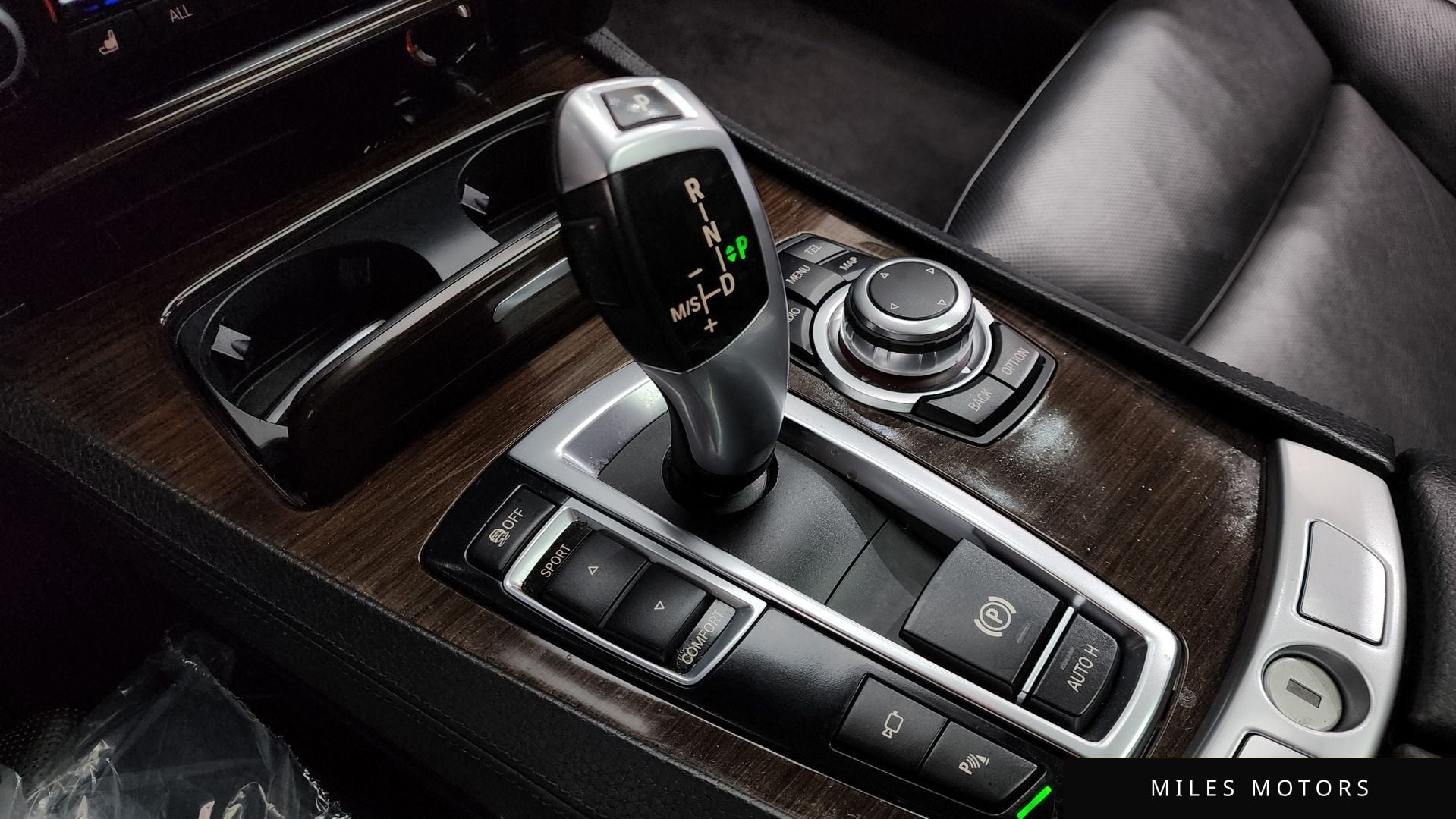 BMW 7 Series (F01) 2010 — миниатюра 9