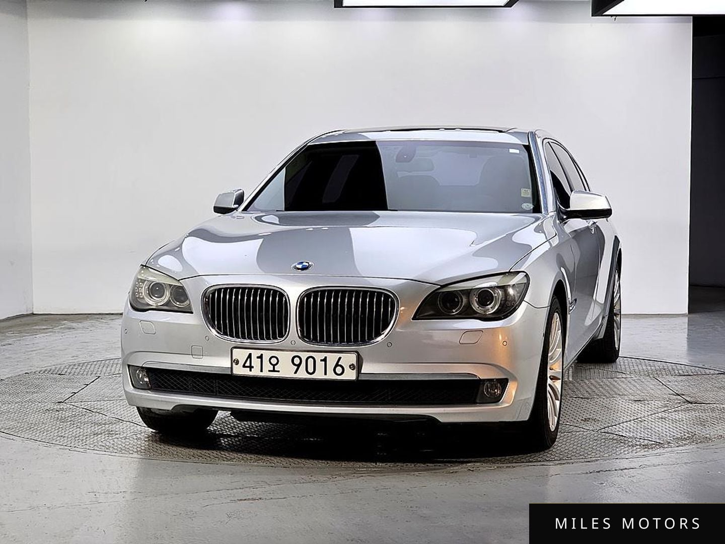 BMW 7 Series (F01) 2010 — миниатюра 2
