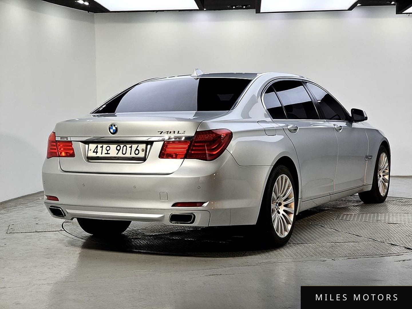 BMW 7 Series (F01) 2010 — миниатюра 4